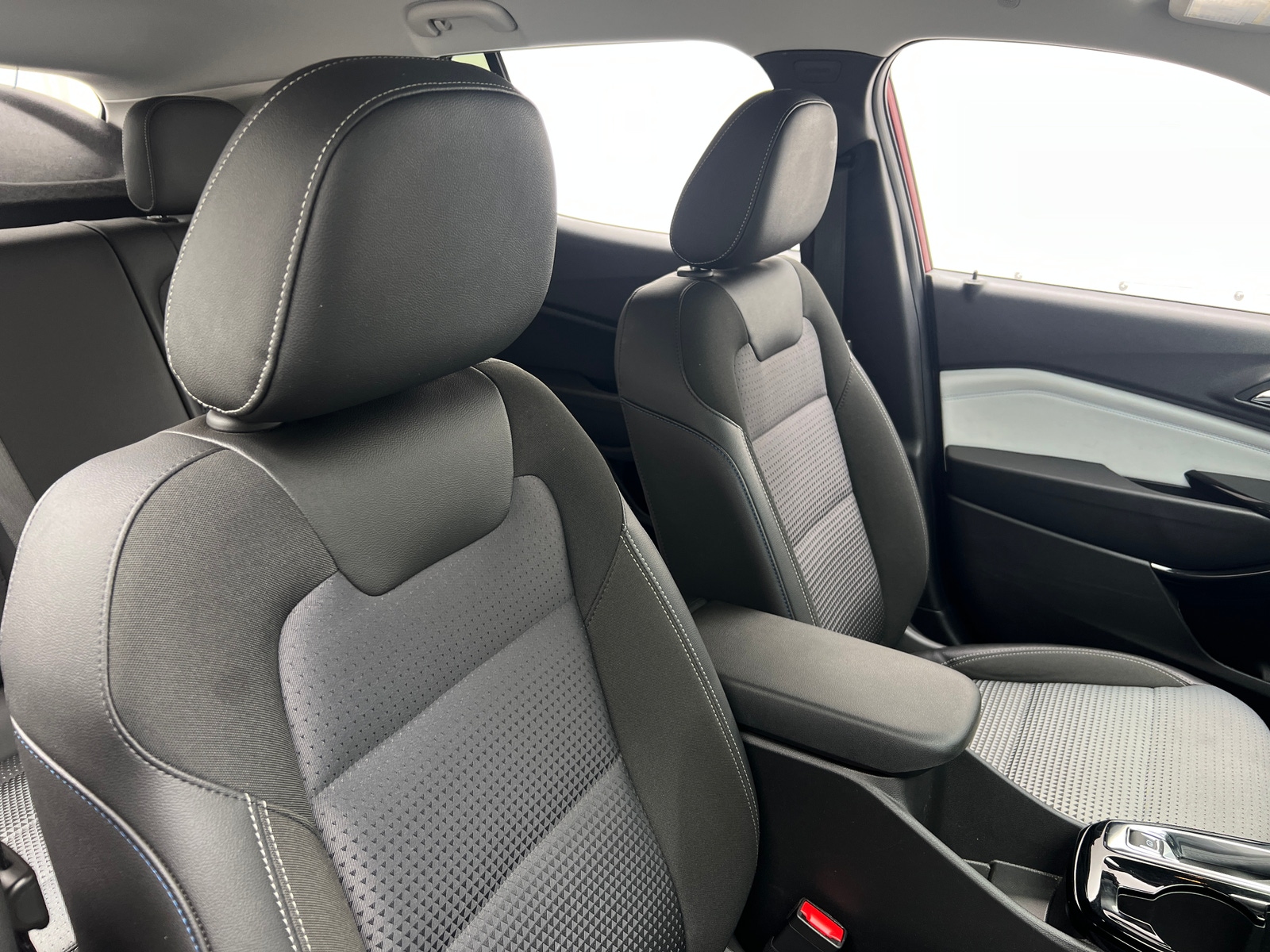 Thumbnail: 2025 Chevrolet Trax - 2