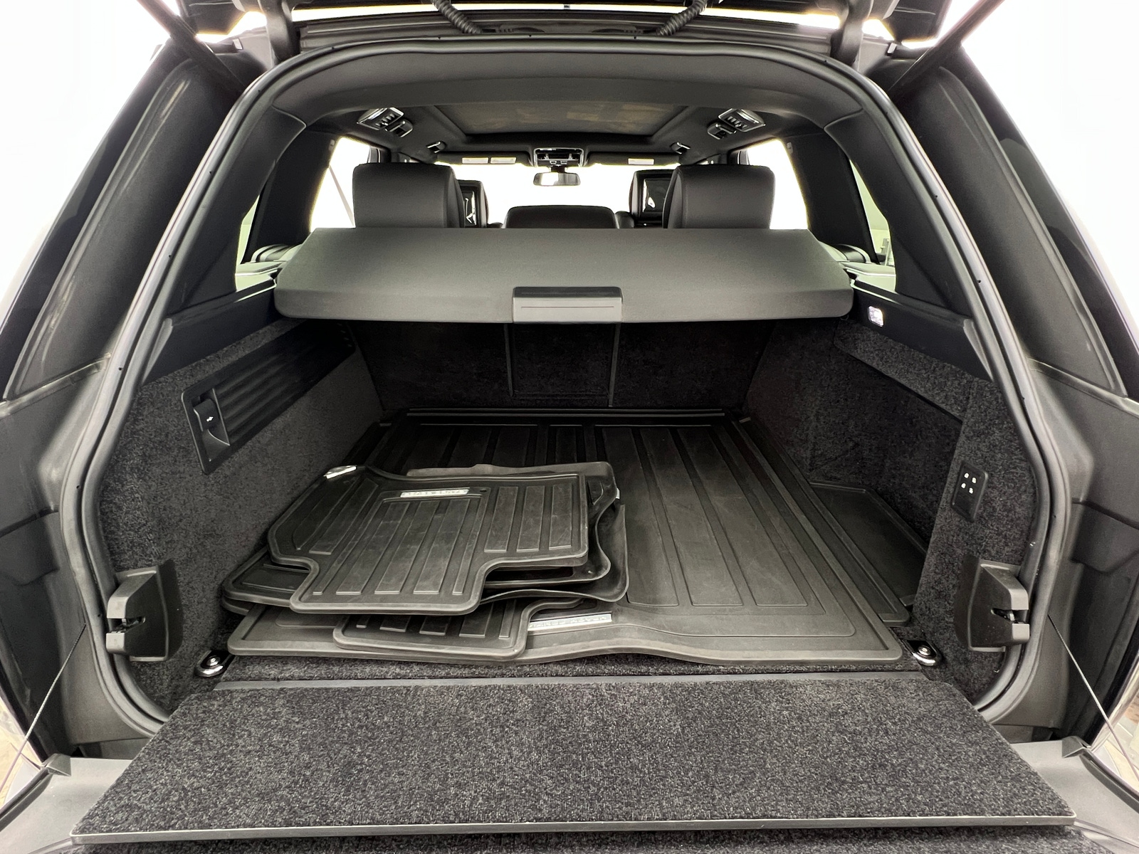 Thumbnail: 2016 Land Rover Range Rover - 6