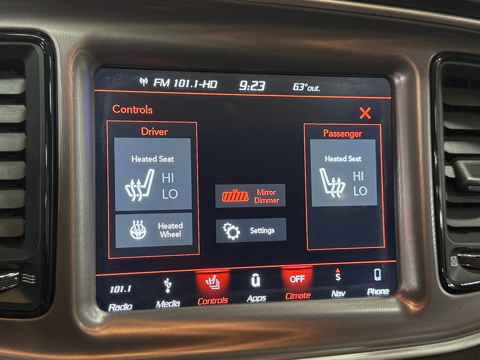 Thumbnail: 2019 Dodge Challenger - 3