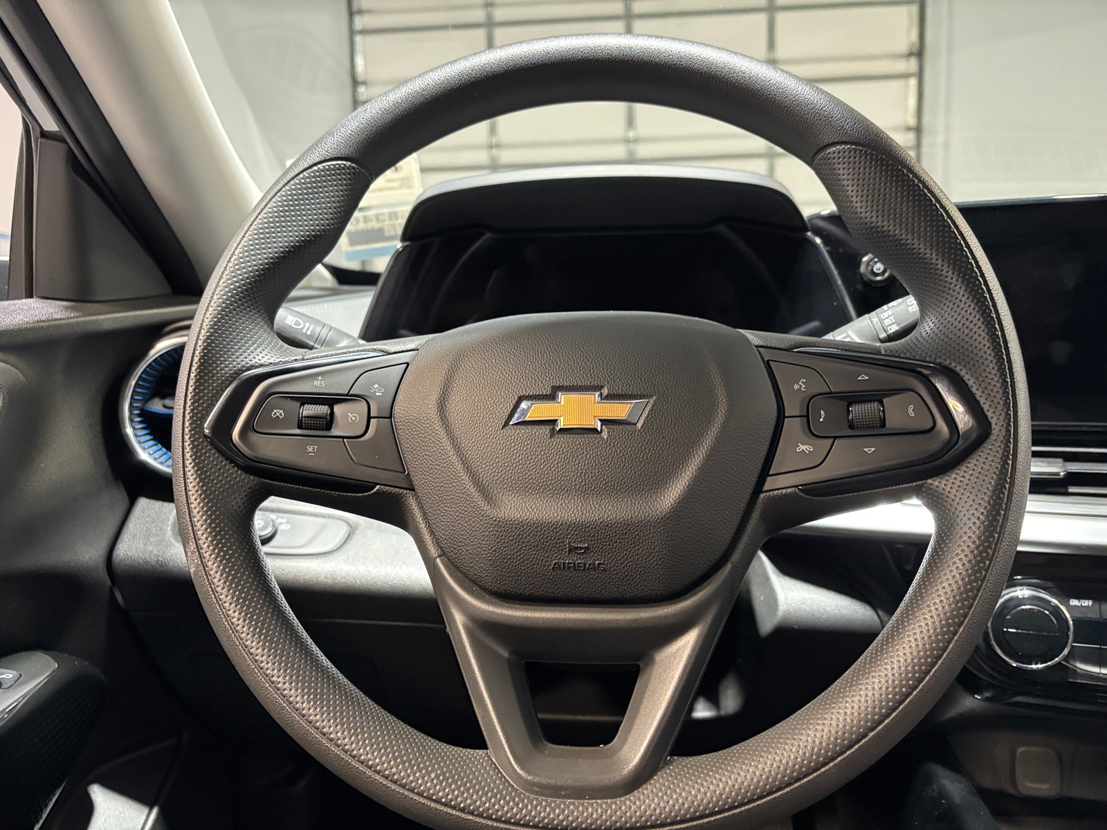 Thumbnail: 2025 Chevrolet Trax - 5