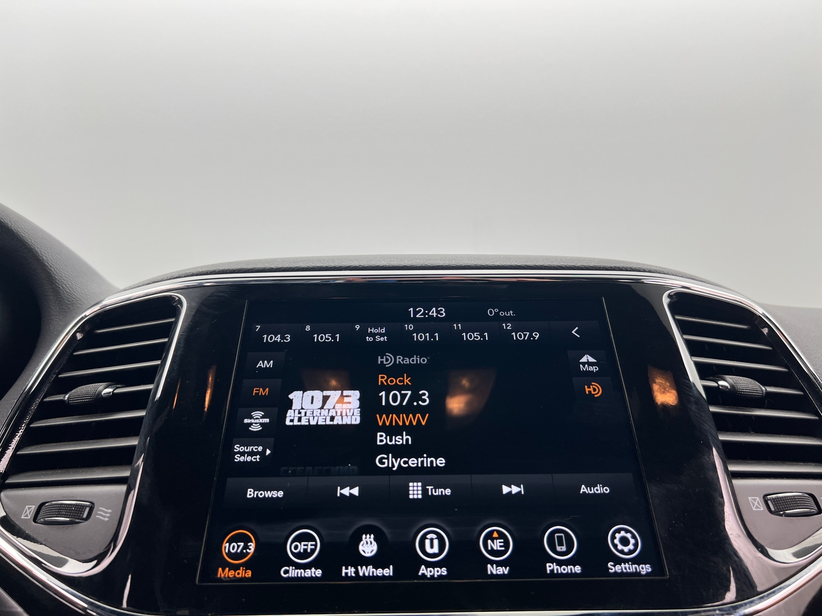 Thumbnail: 2022 Jeep Grand Cherokee - 4