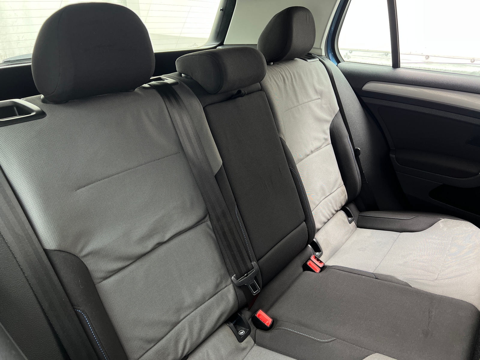 Thumbnail: 2016 Volkswagen e-Golf - 5