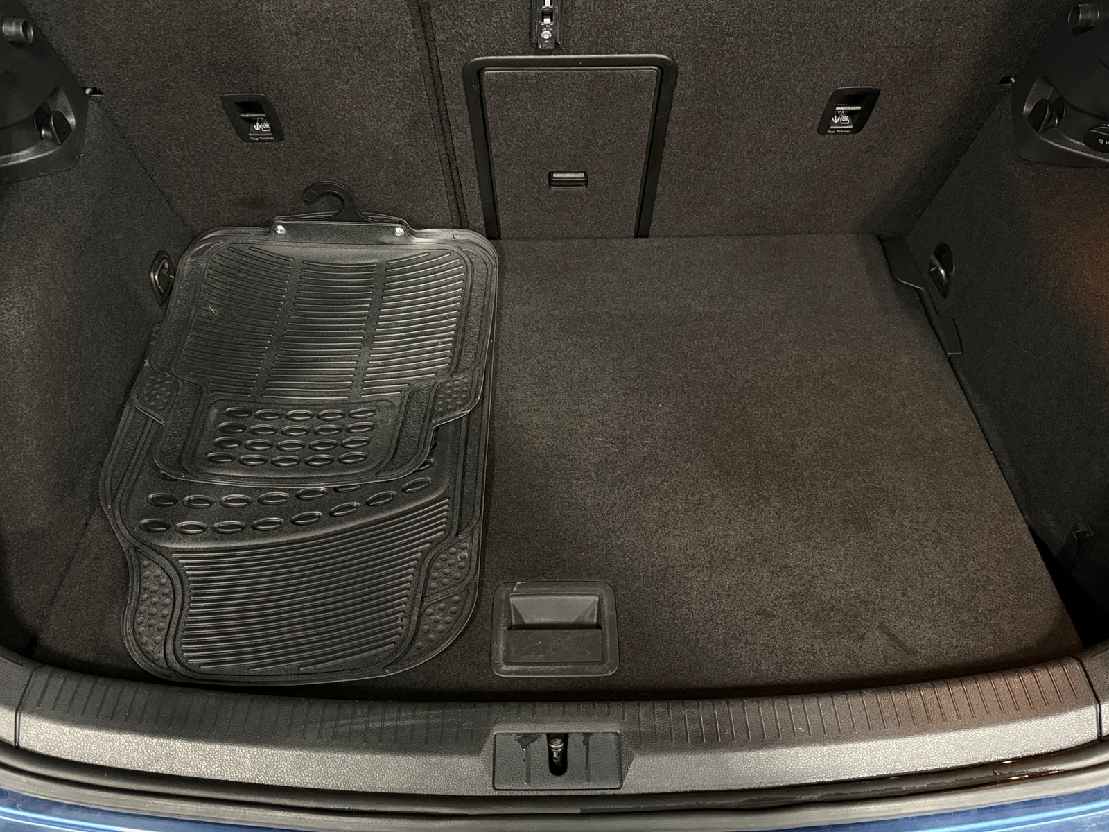 Thumbnail: 2016 Volkswagen e-Golf - 6