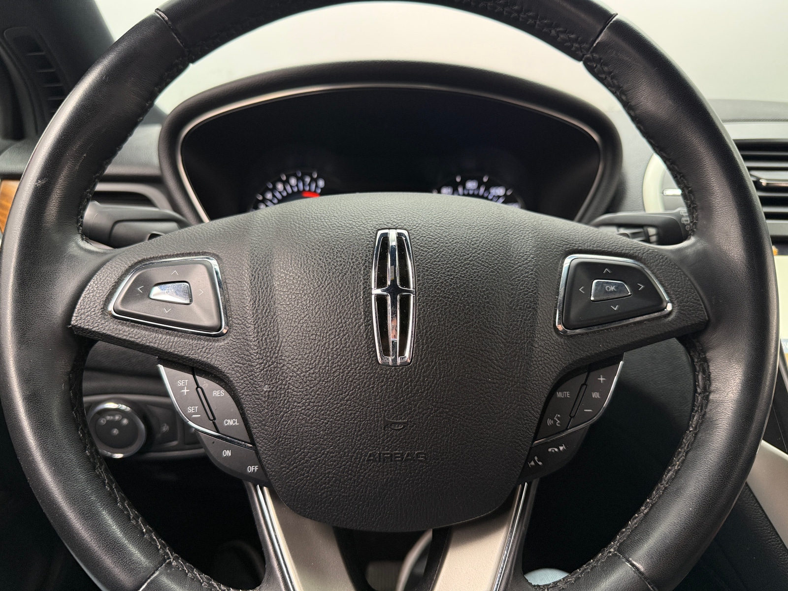 Thumbnail: 2019 Lincoln MKC - 4