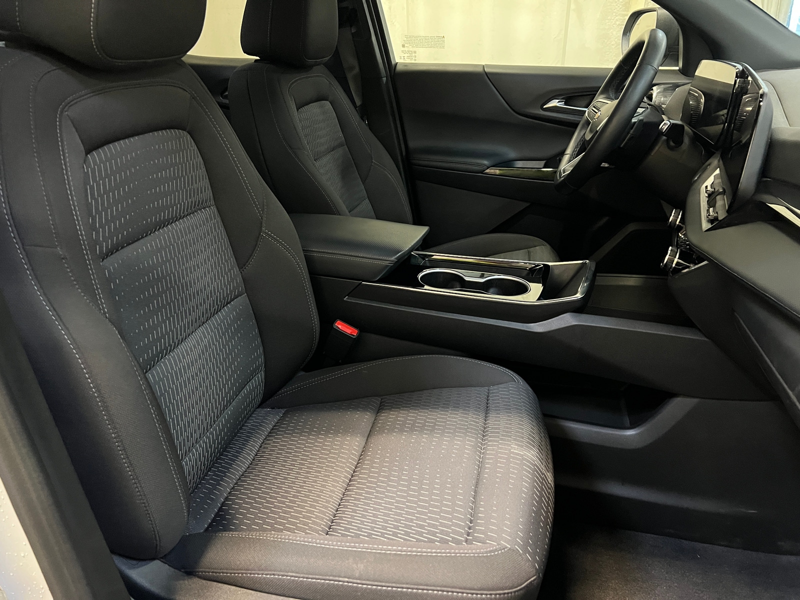 Thumbnail: 2025 Chevrolet Equinox - 2