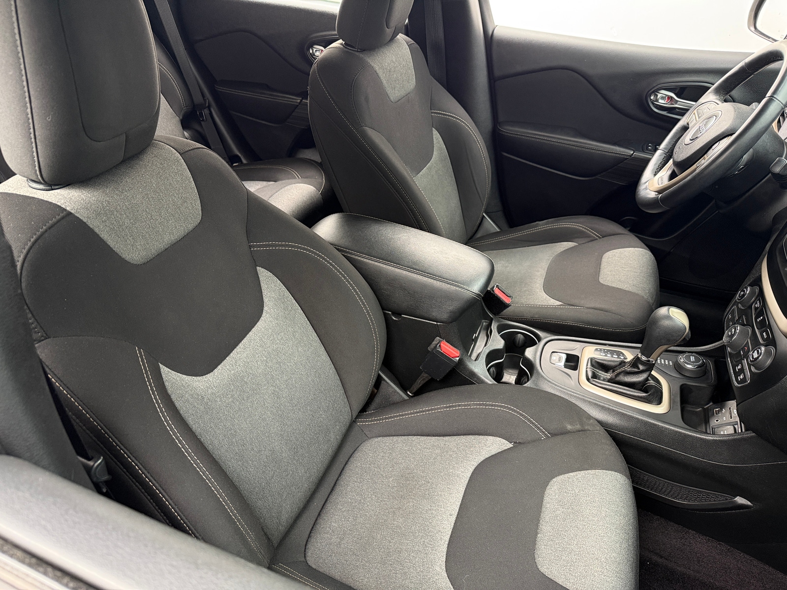 Thumbnail: 2016 Jeep Cherokee - 2