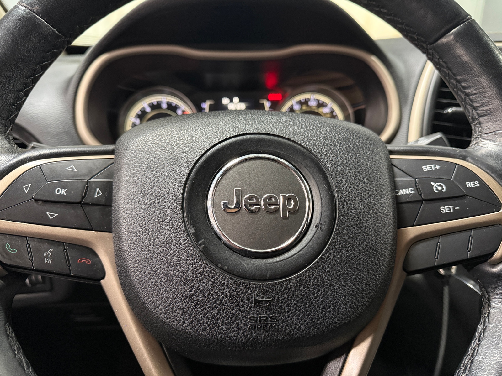 Thumbnail: 2016 Jeep Cherokee - 5