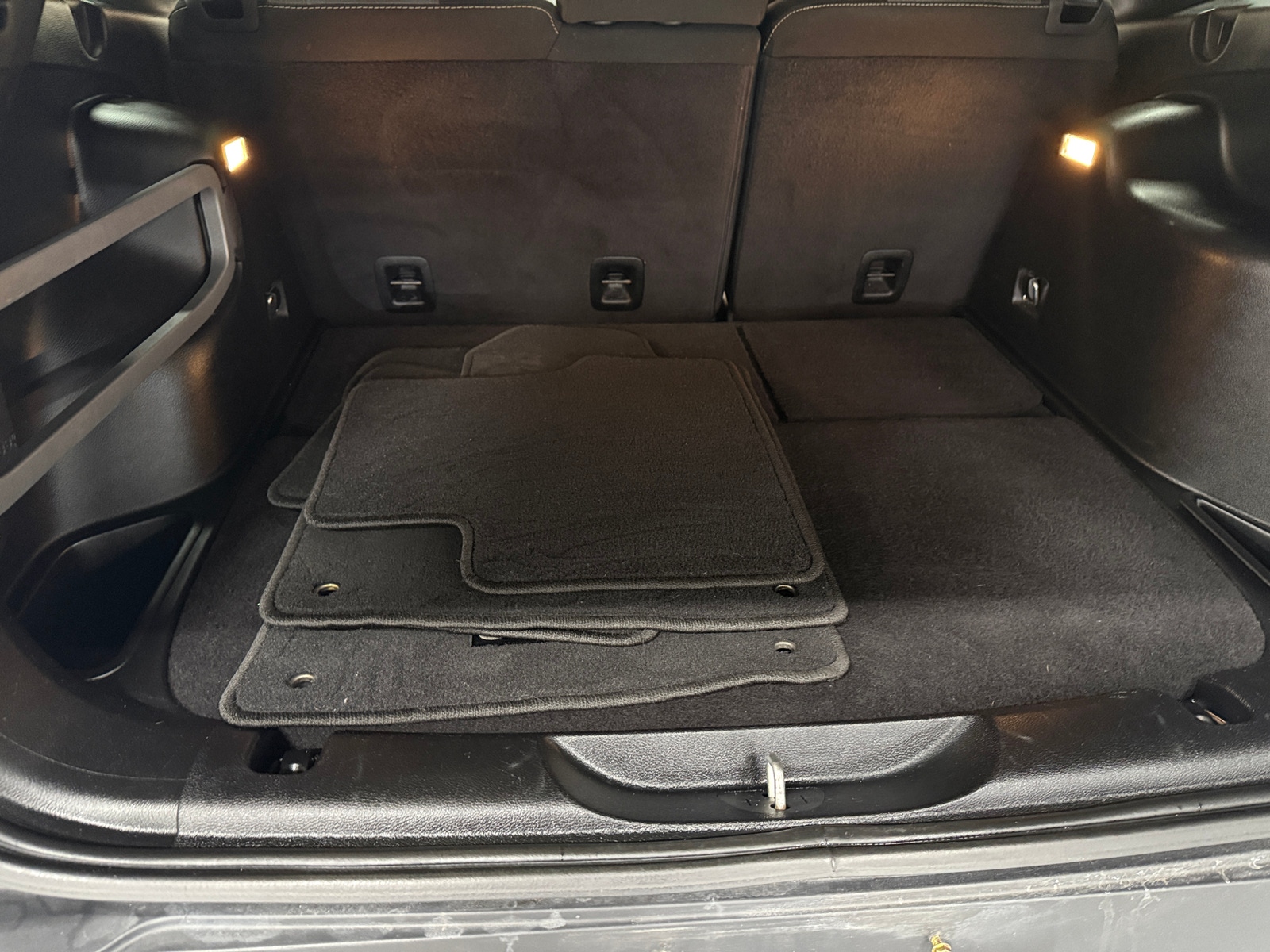 Thumbnail: 2016 Jeep Cherokee - 7