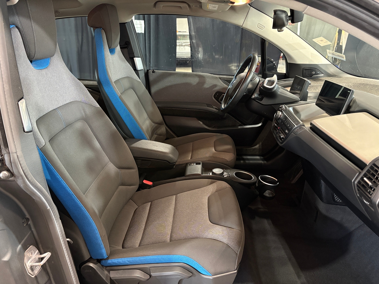 Thumbnail: 2019 BMW i3 - 2