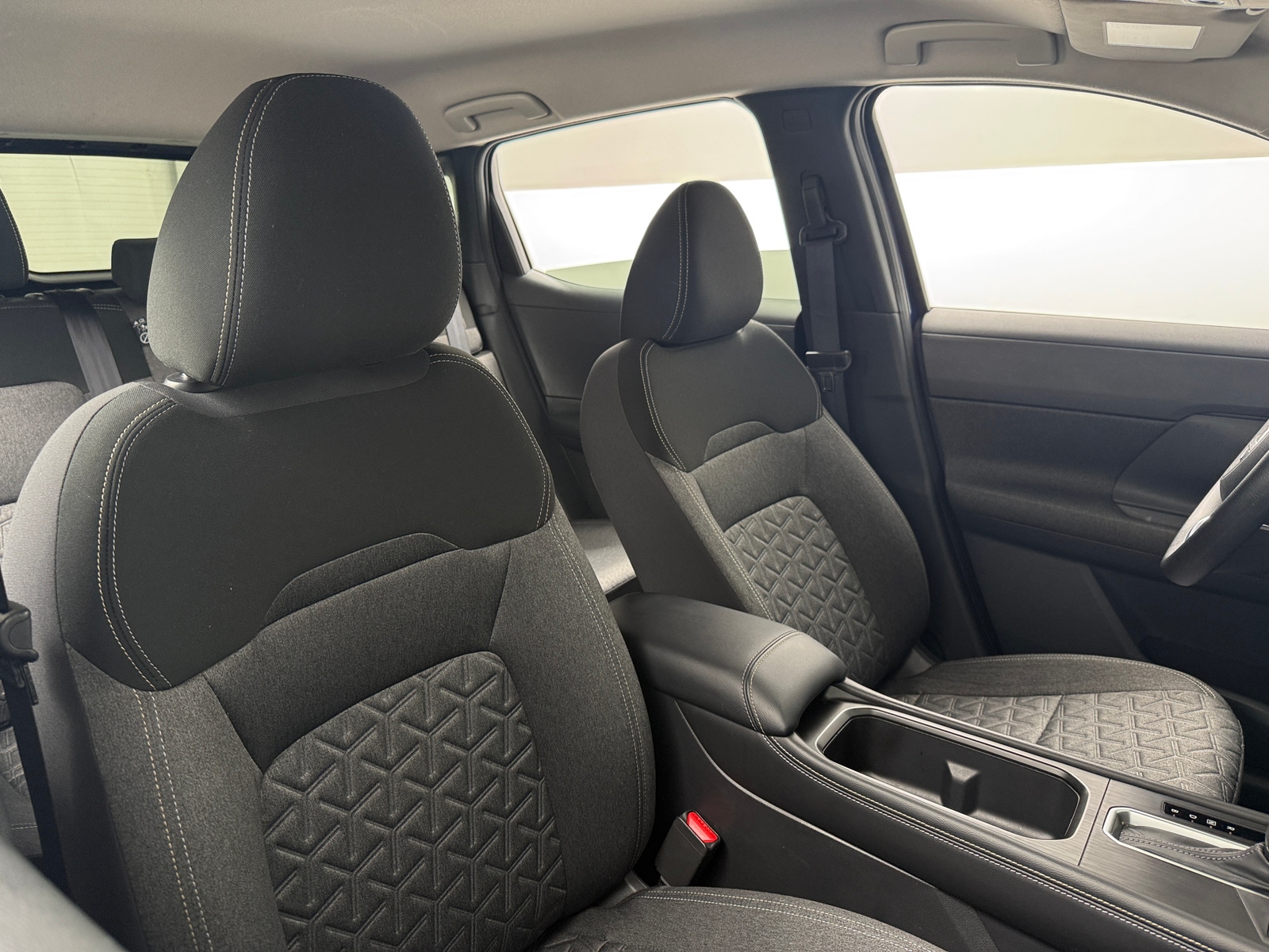 Thumbnail: 2025 Nissan Kicks - 2