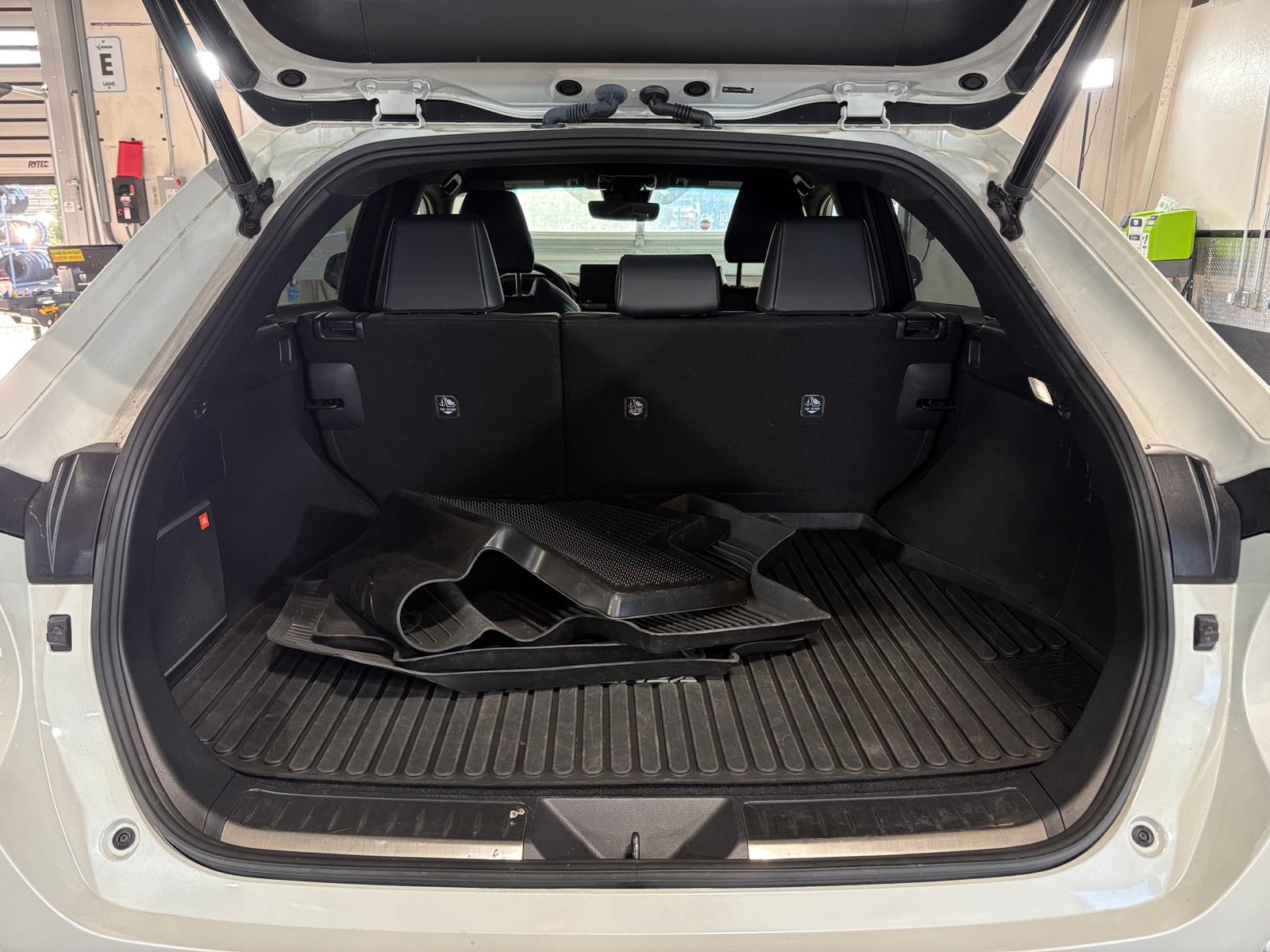 Thumbnail: 2021 Toyota Venza - 6