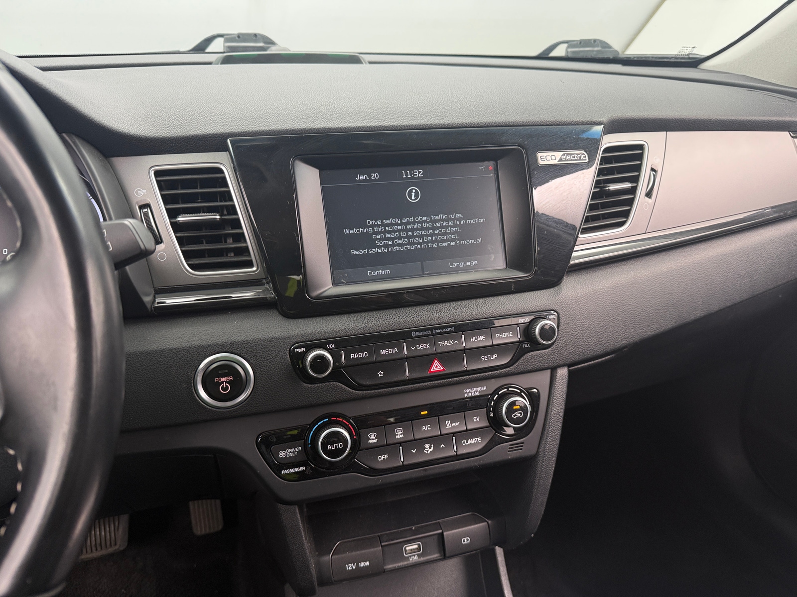 Thumbnail: 2019 Kia Niro - 4