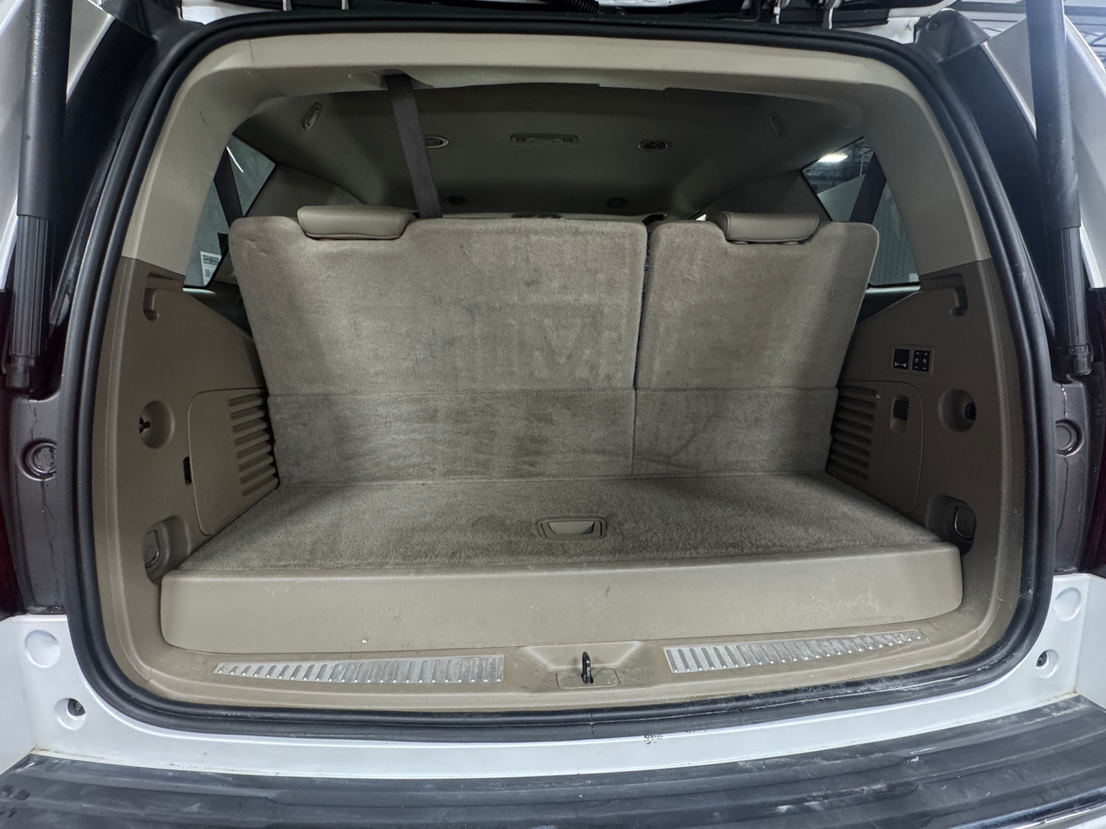 Thumbnail: 2019 Chevrolet Tahoe - 6