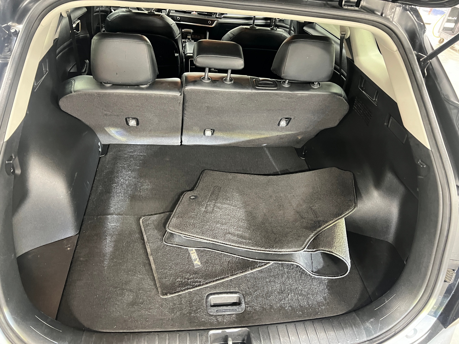 Thumbnail: 2023 Kia Sportage - 6