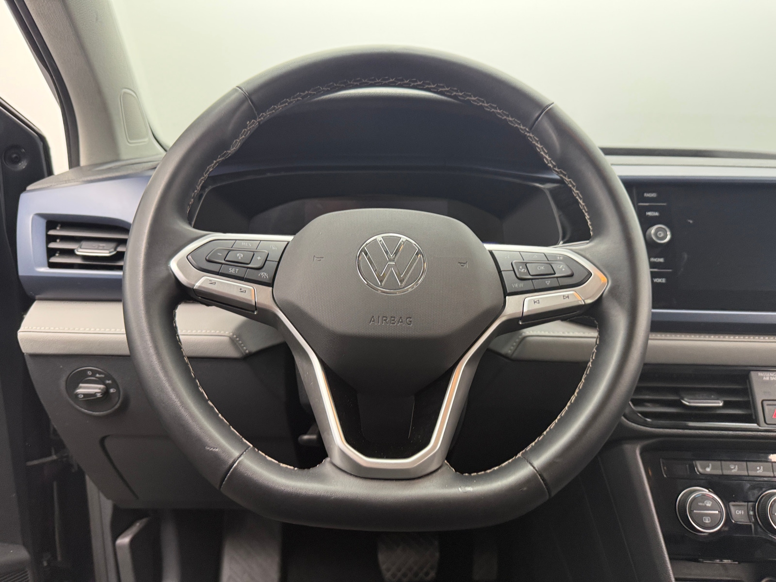 Thumbnail: 2024 Volkswagen Taos - 4