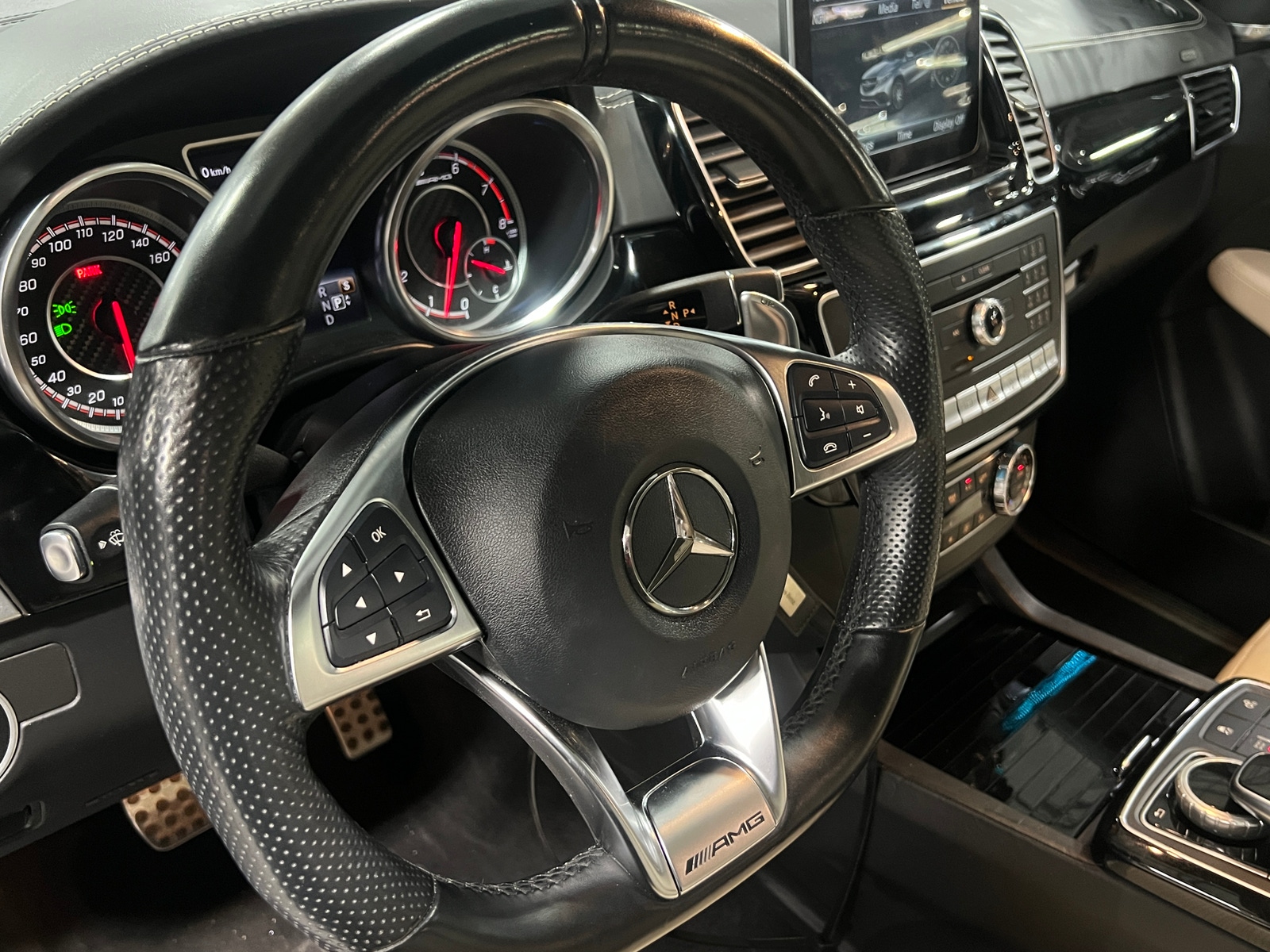 Thumbnail: 2017 Mercedes-Benz GLE - 4