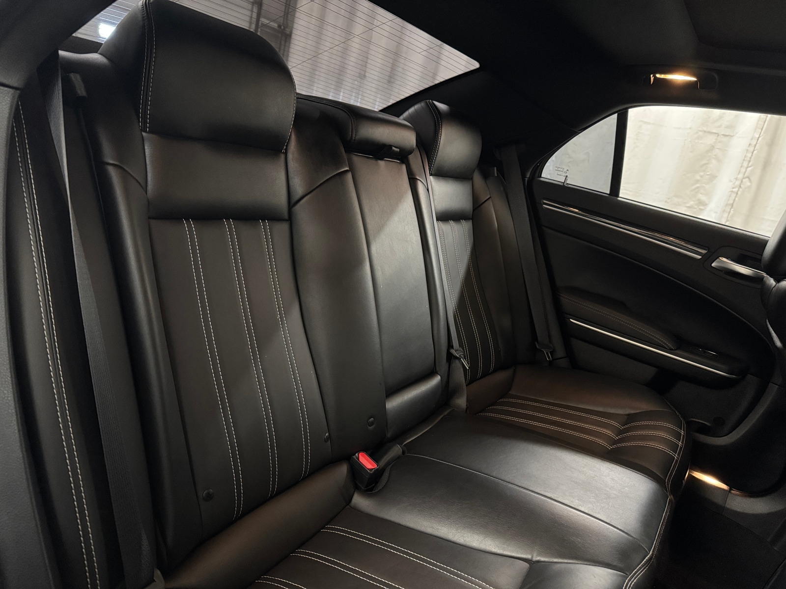 Thumbnail: 2022 Chrysler 300 - 5