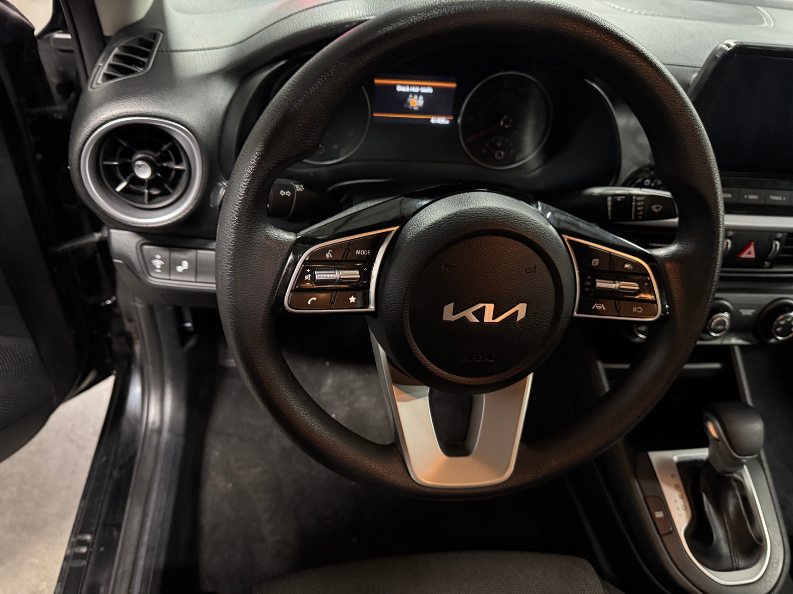 Thumbnail: 2024 Kia Forte - 5