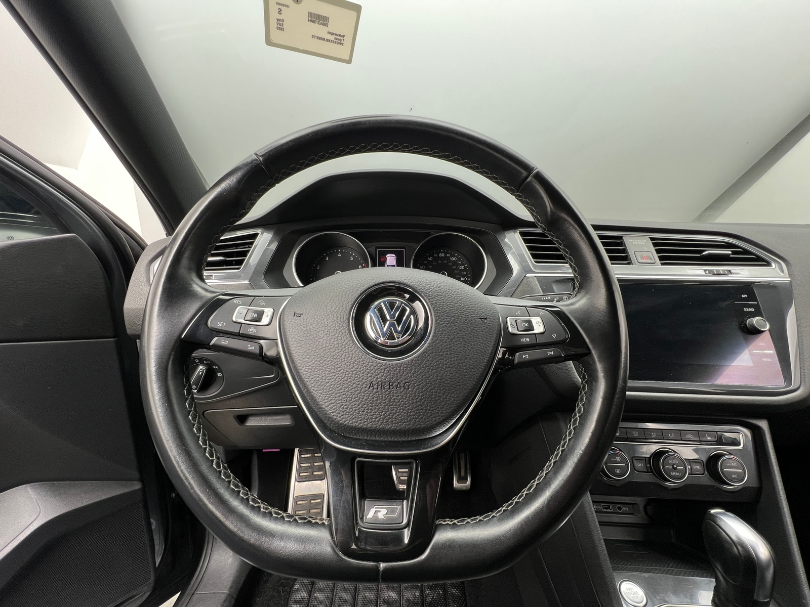 Thumbnail: 2020 Volkswagen Tiguan - 4