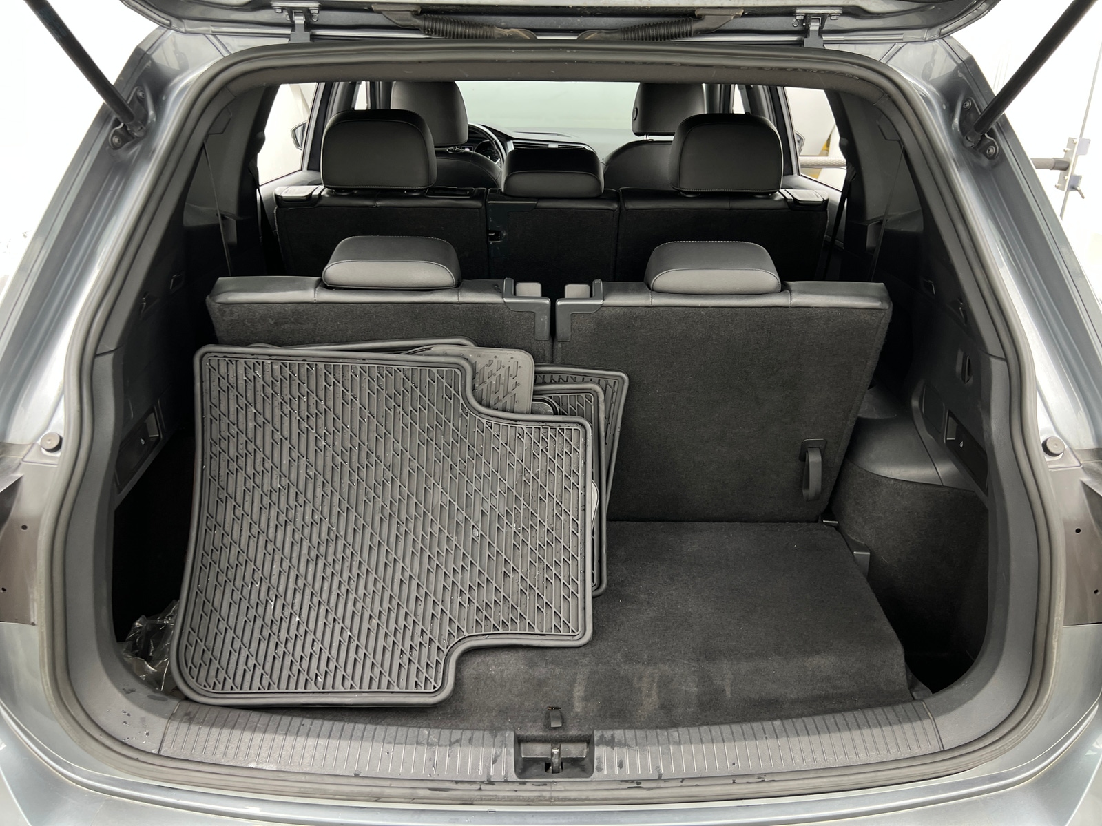 Thumbnail: 2020 Volkswagen Tiguan - 6