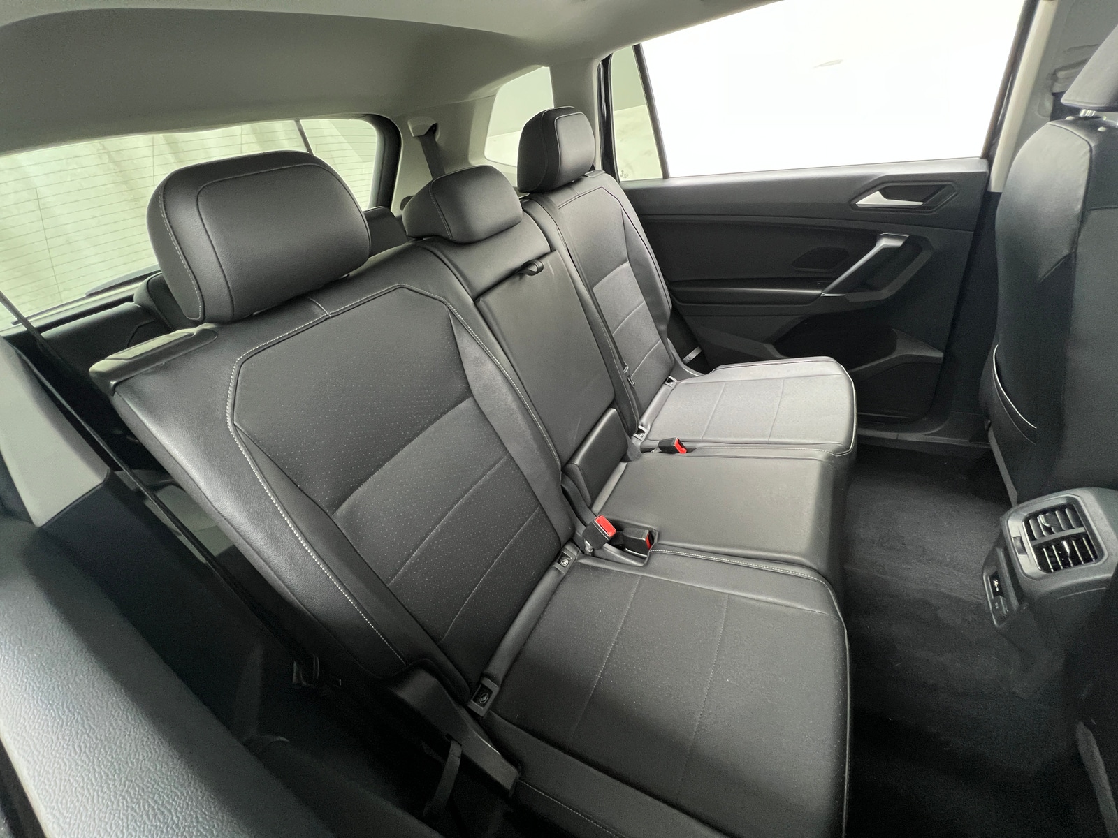 Thumbnail: 2020 Volkswagen Tiguan - 5