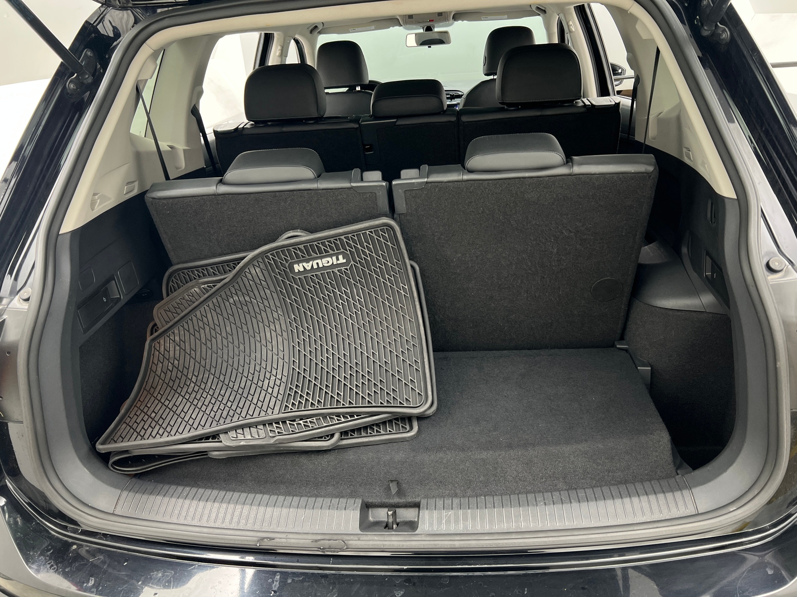 Thumbnail: 2020 Volkswagen Tiguan - 6