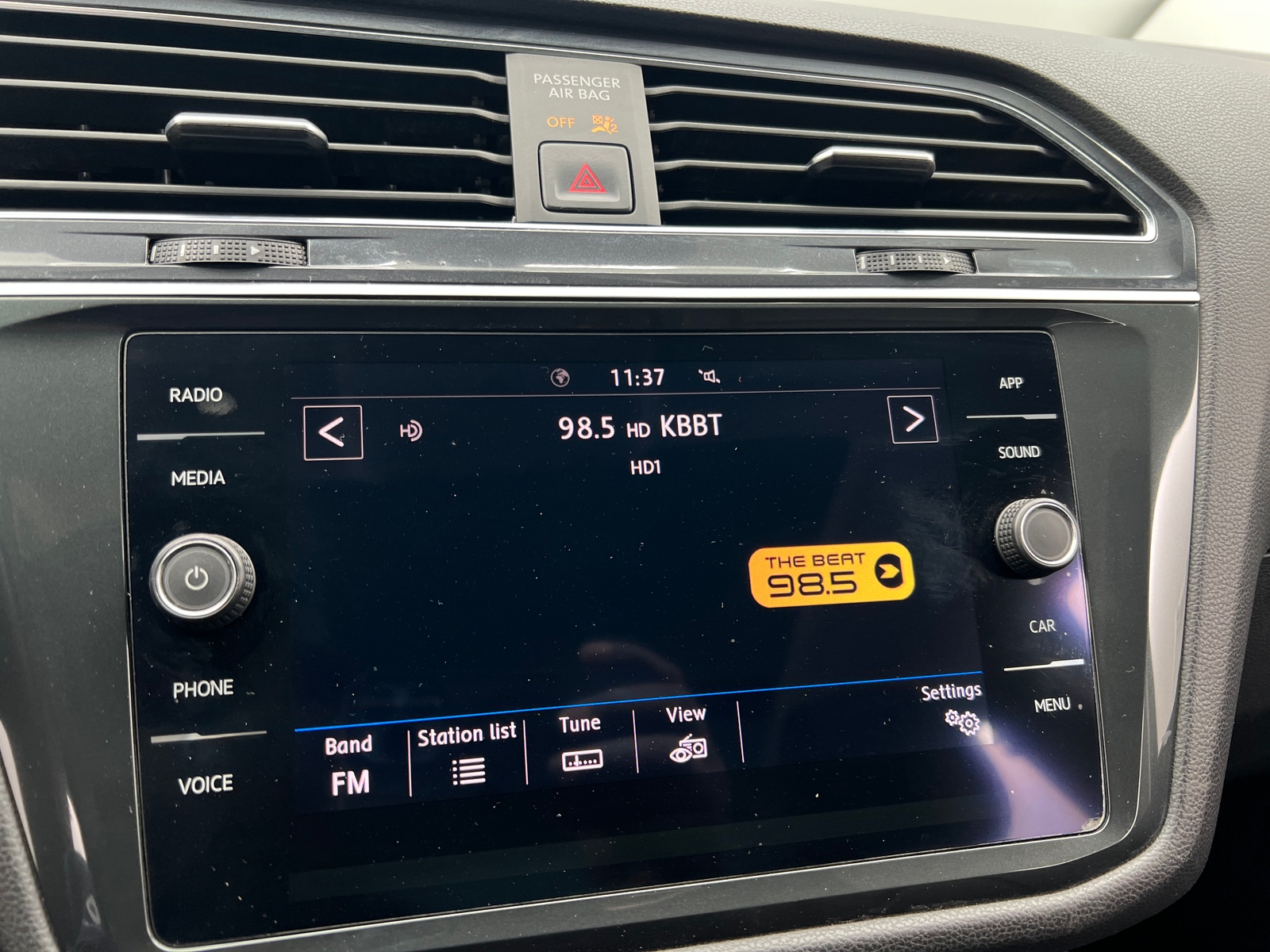 Thumbnail: 2020 Volkswagen Tiguan - 3