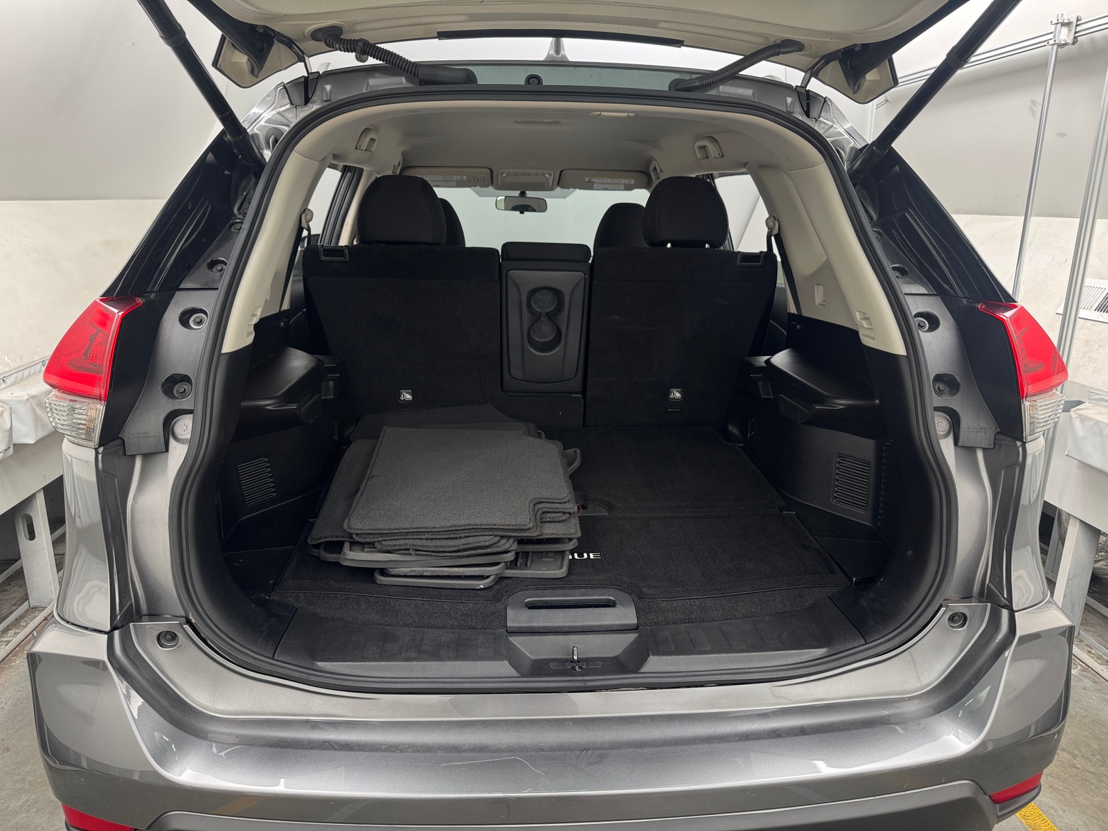 Thumbnail: 2018 Nissan Rogue - 7