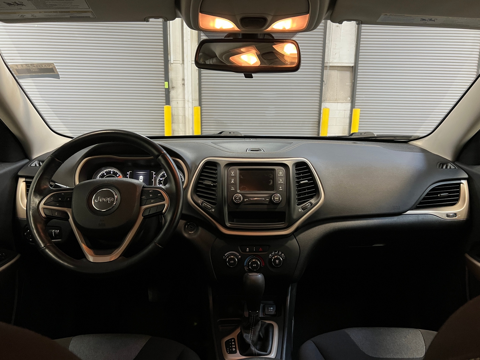 Thumbnail: 2018 Jeep Cherokee - 3