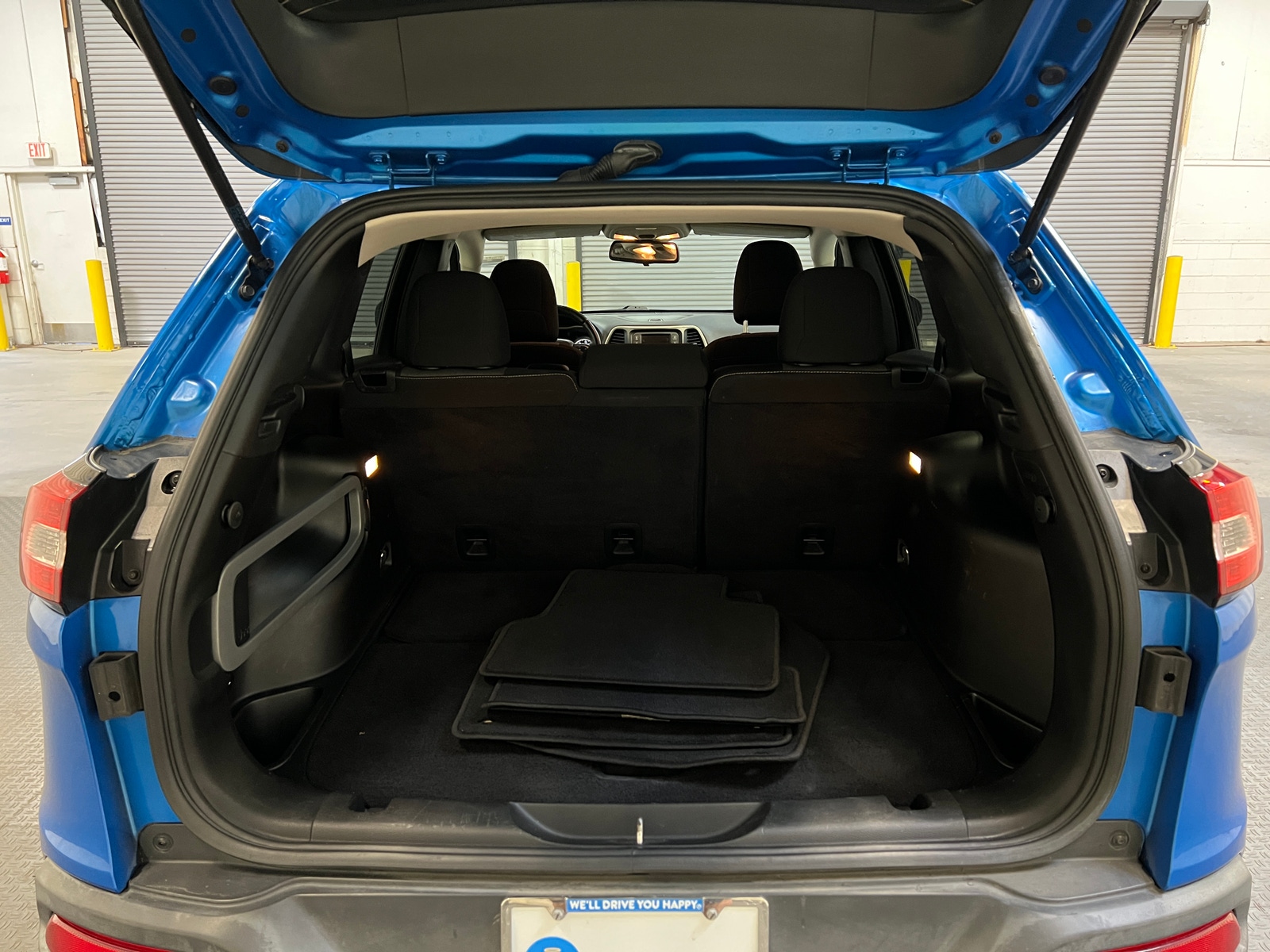 Thumbnail: 2018 Jeep Cherokee - 7