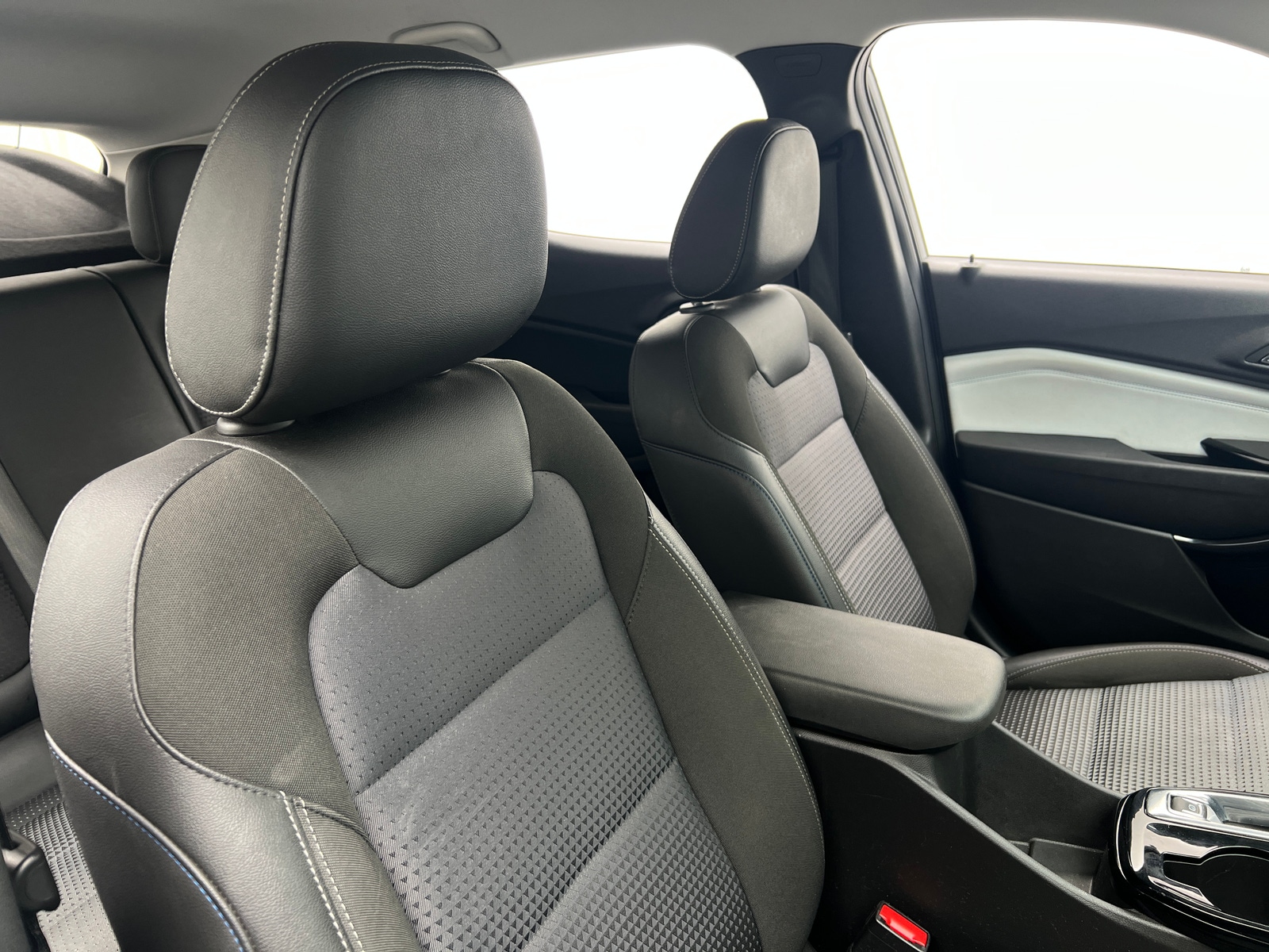 Thumbnail: 2025 Chevrolet Trax - 2