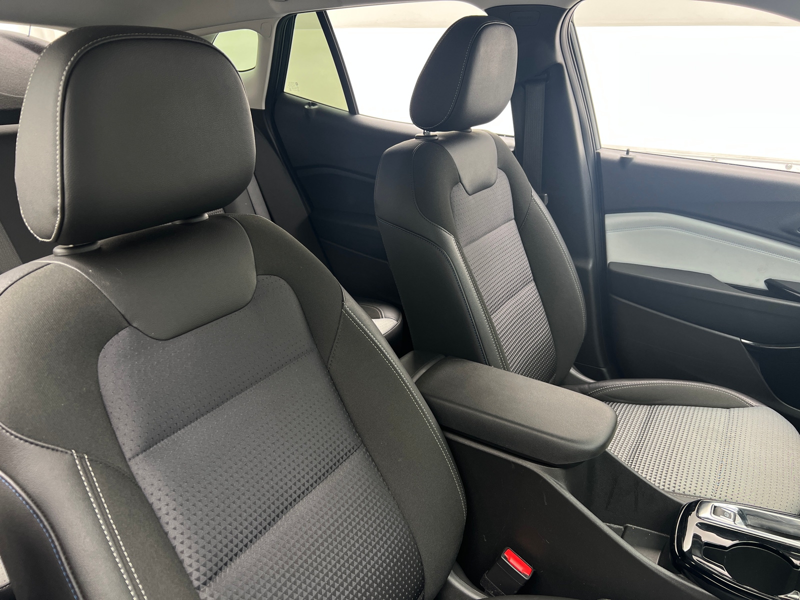 Thumbnail: 2025 Chevrolet Trax - 2