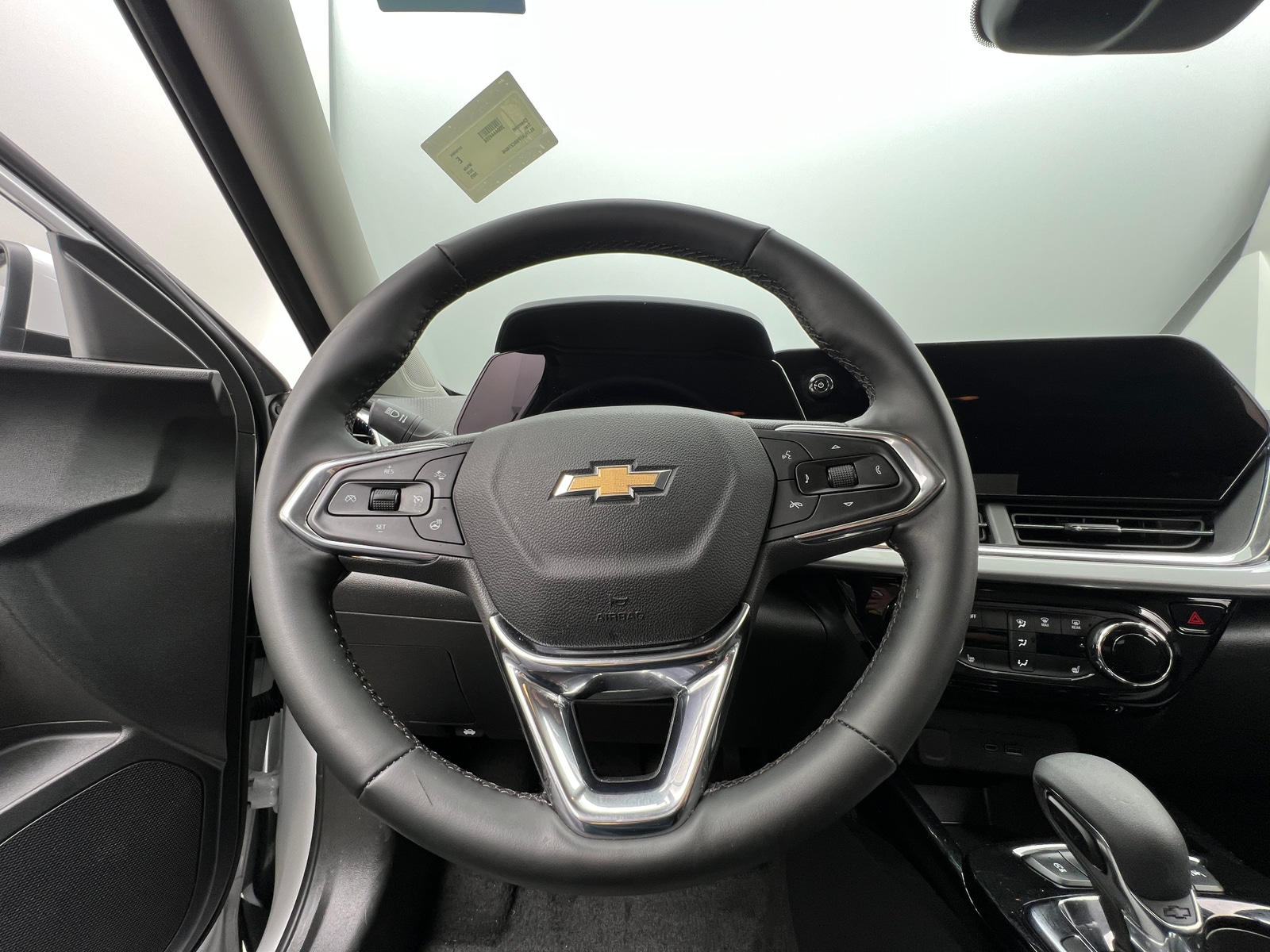 Thumbnail: 2025 Chevrolet Trax - 5