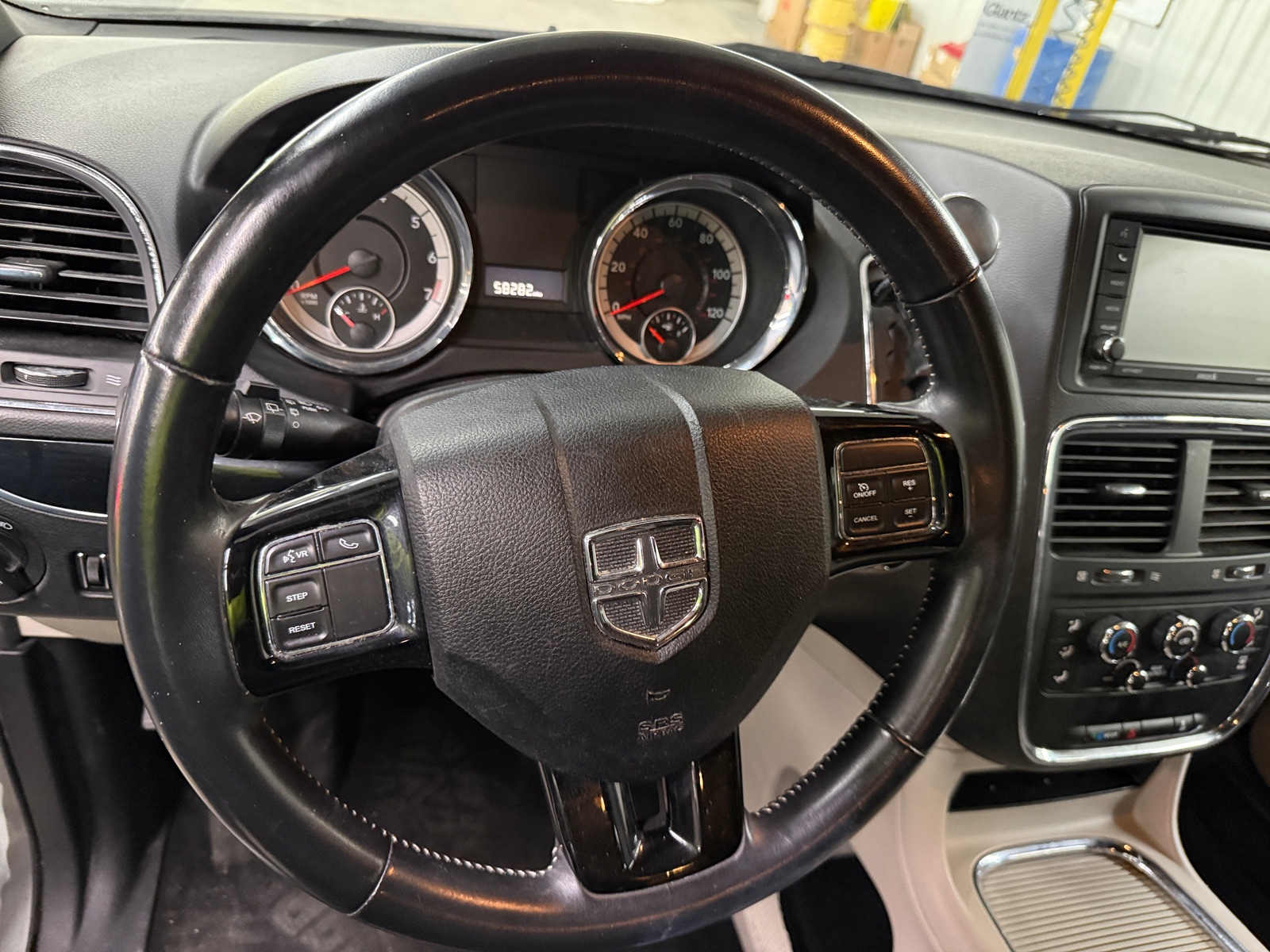 Thumbnail: 2019 Dodge Grand Caravan - 4