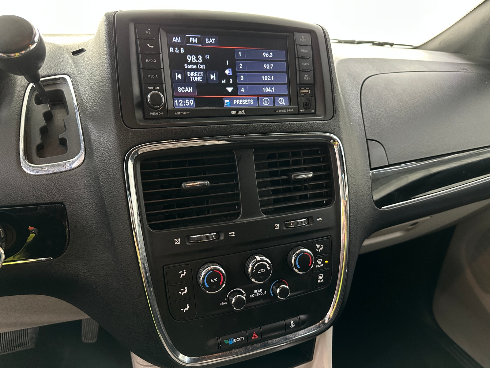 Thumbnail: 2019 Dodge Grand Caravan - 3