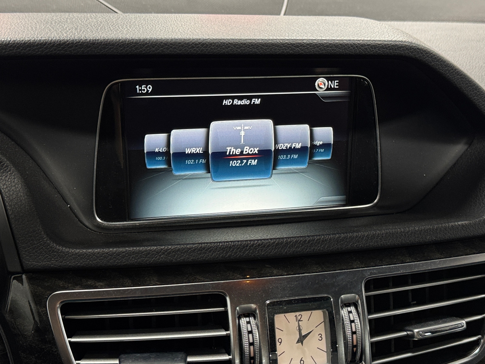 Thumbnail: 2016 Mercedes-Benz E-Class - 3