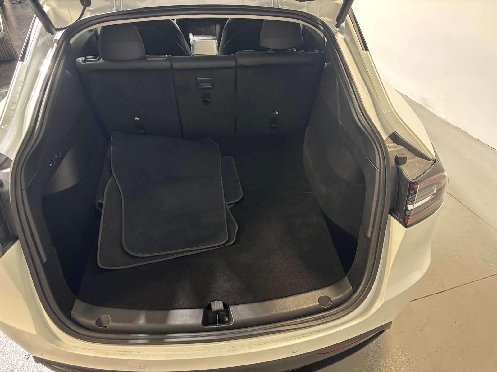 Thumbnail: 2022 Tesla Model Y - 6