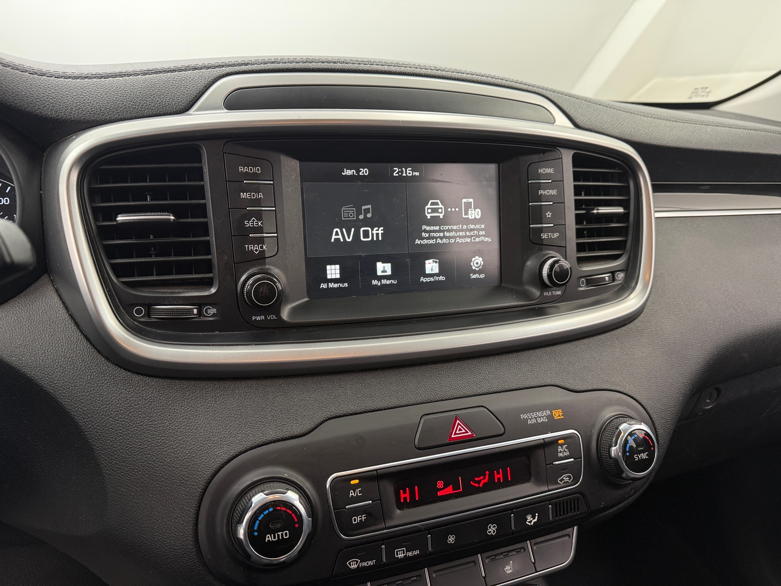 Thumbnail: 2019 Kia Sorento - 4