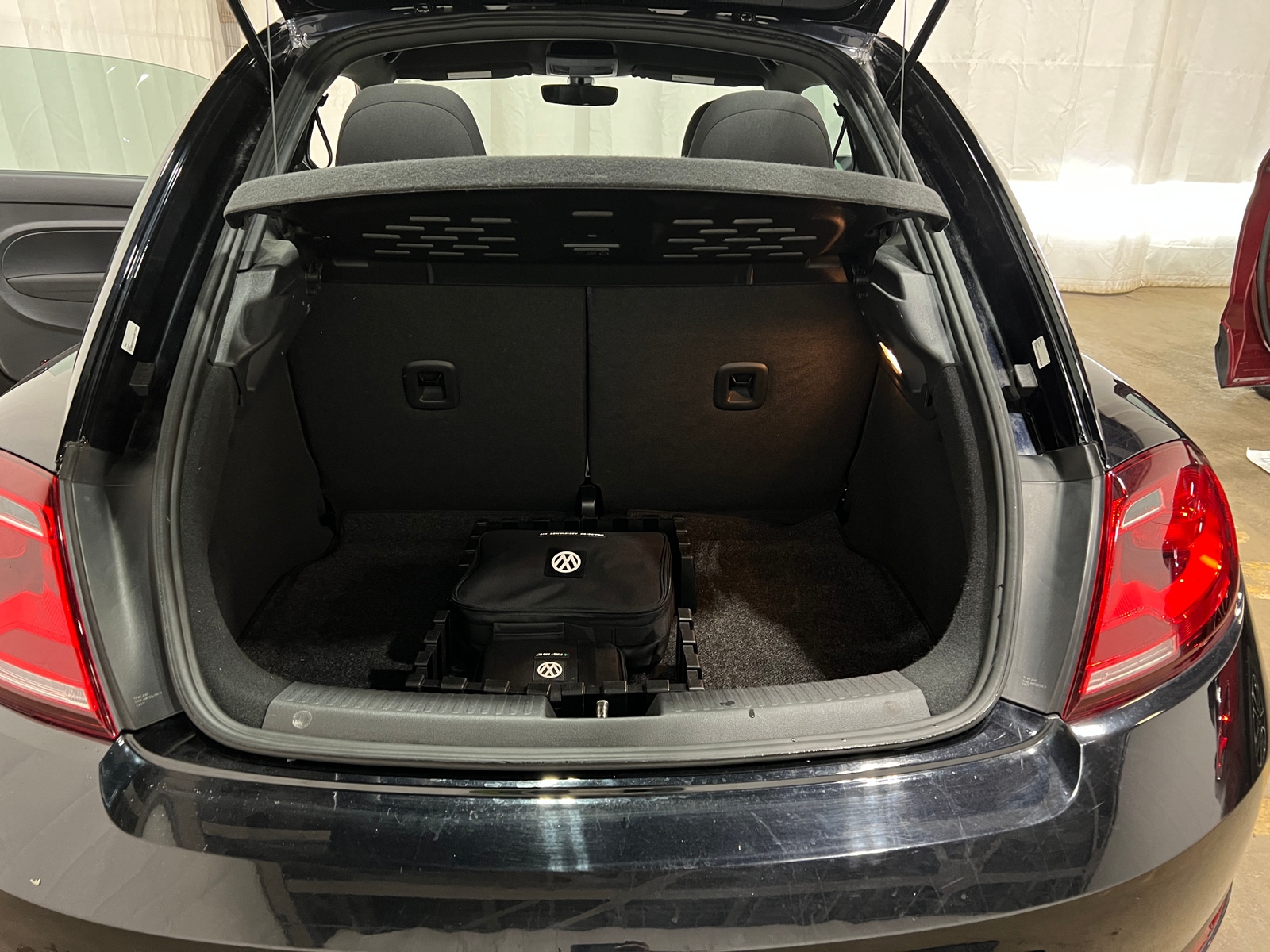 Thumbnail: 2017 Volkswagen Beetle - 7