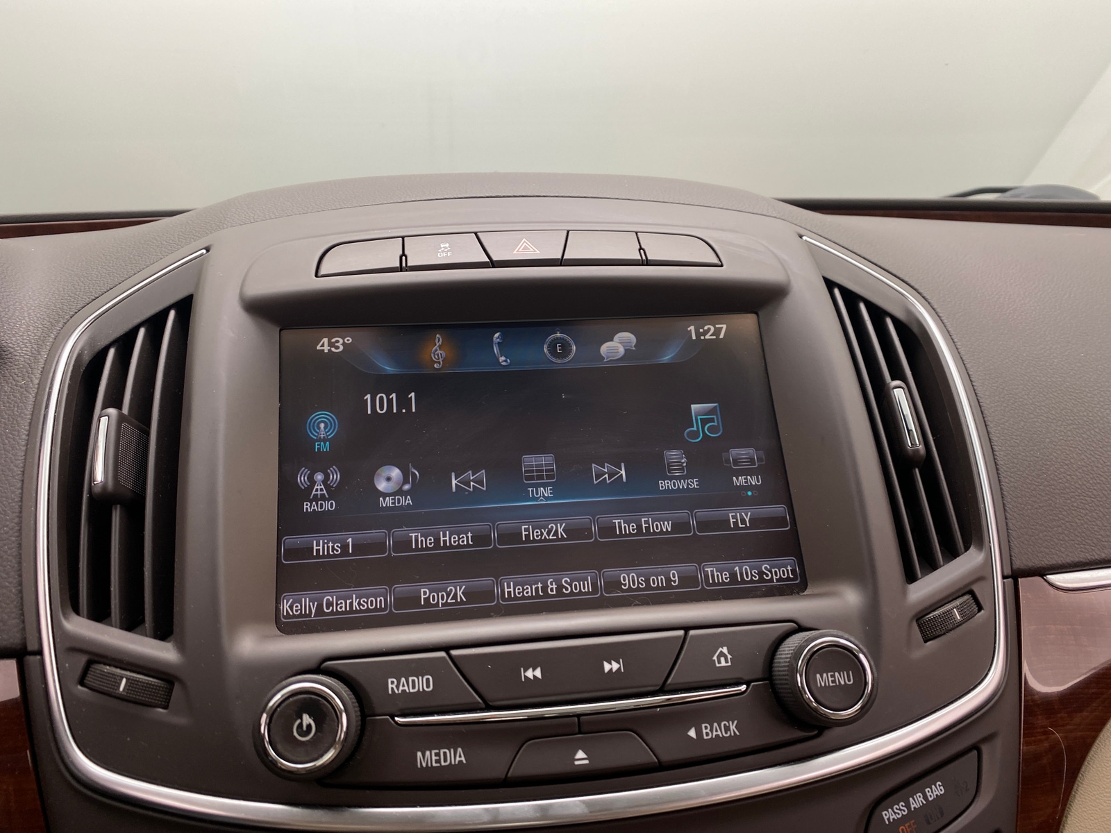 Thumbnail: 2017 Buick Regal - 3