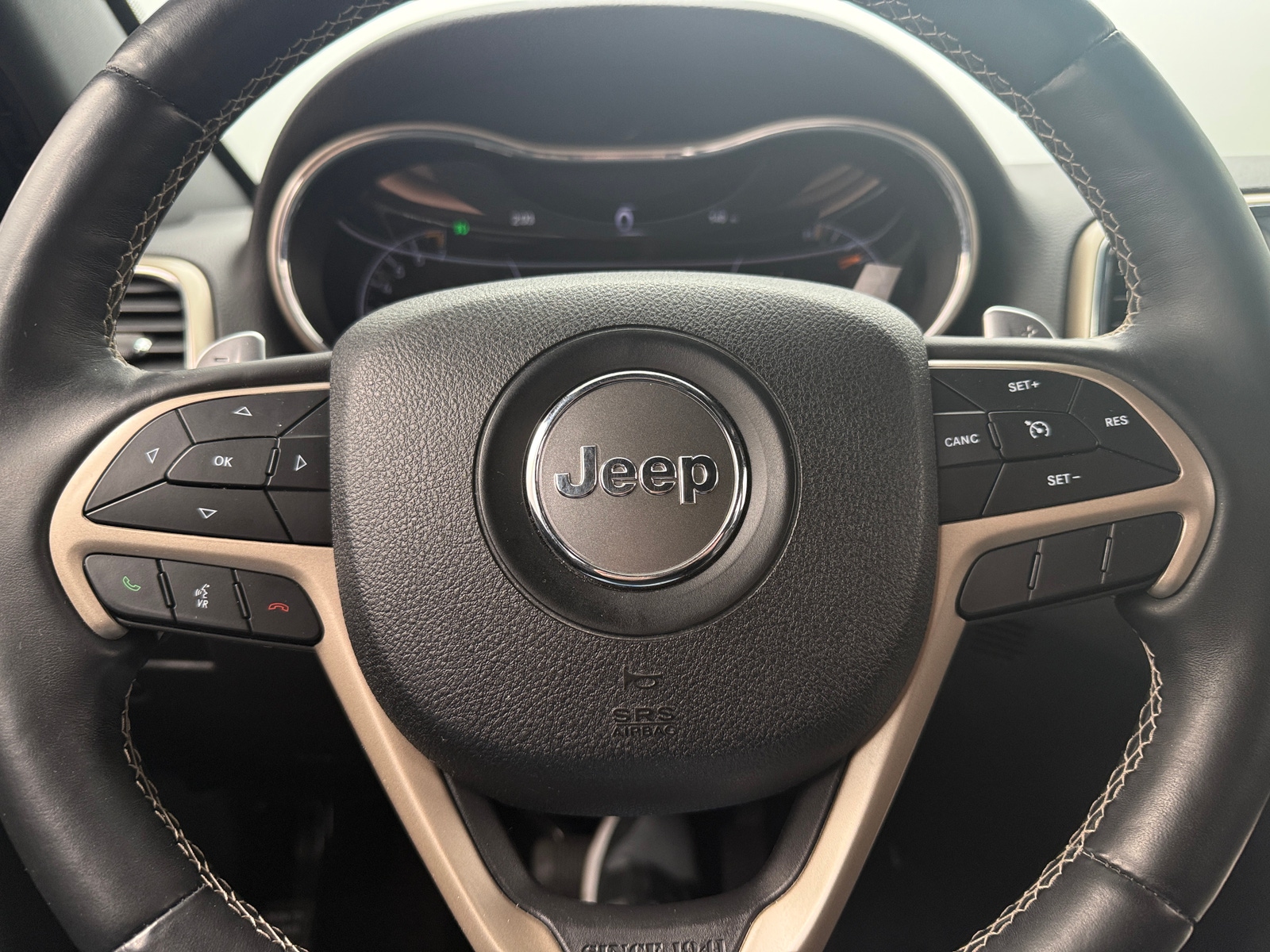 Thumbnail: 2017 Jeep Grand Cherokee - 4