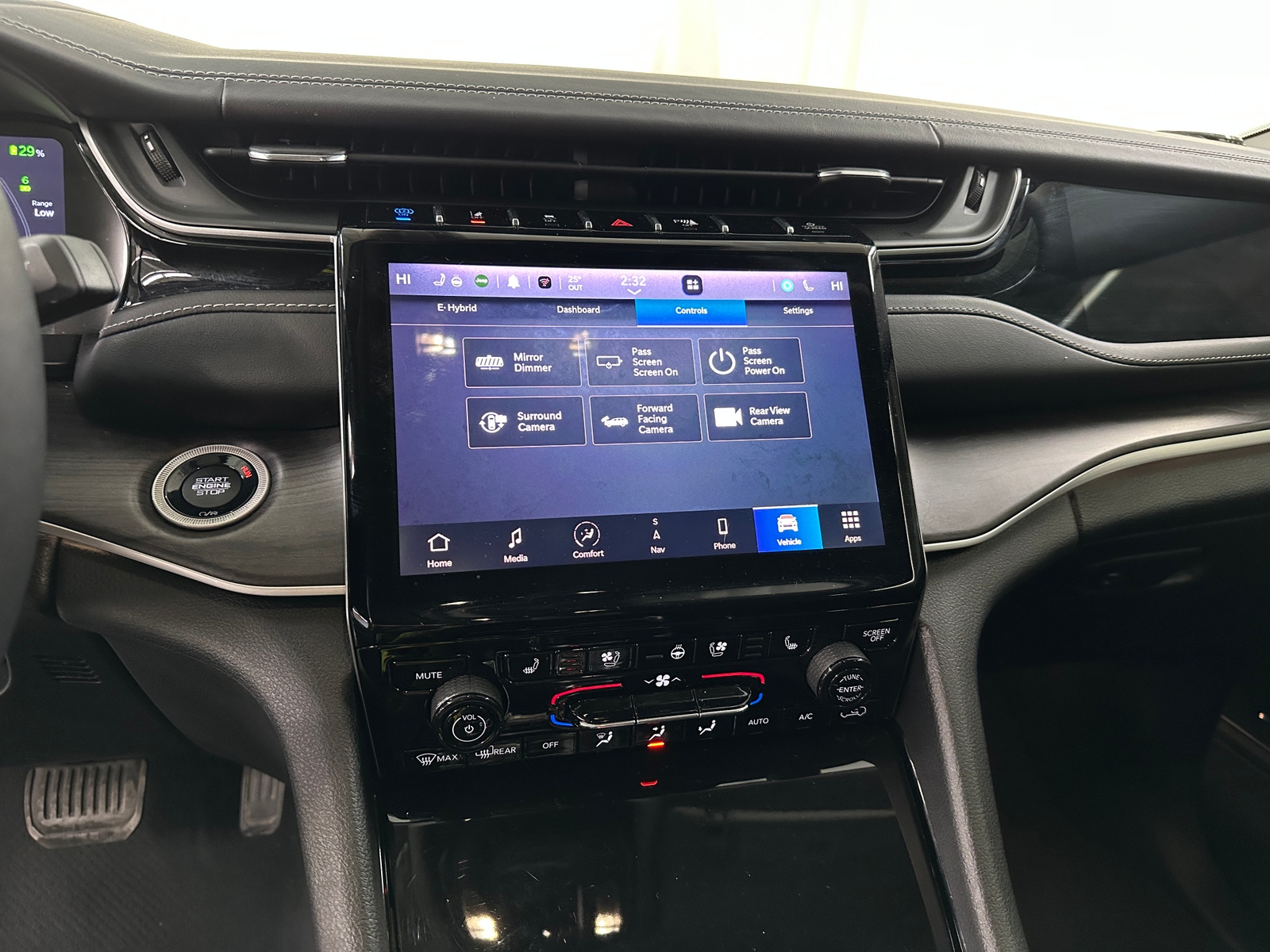 Thumbnail: 2022 Jeep Grand Cherokee - 3