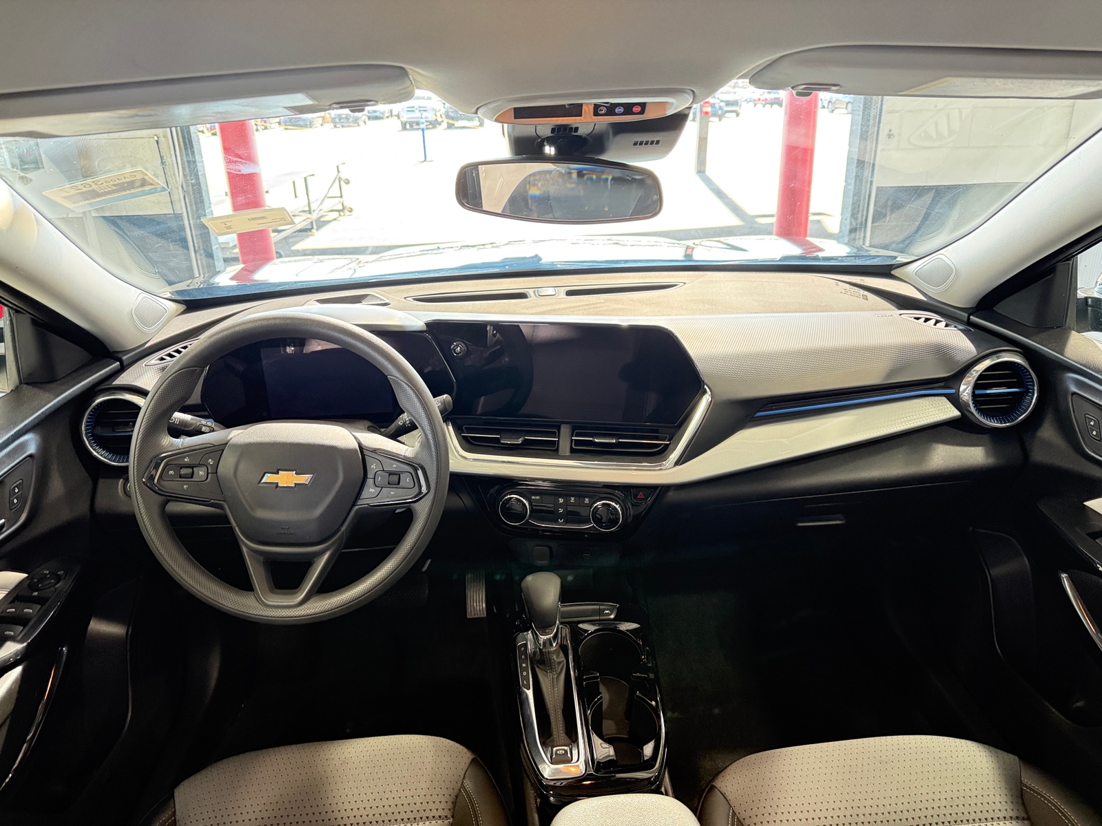 Thumbnail: 2025 Chevrolet Trax - 3