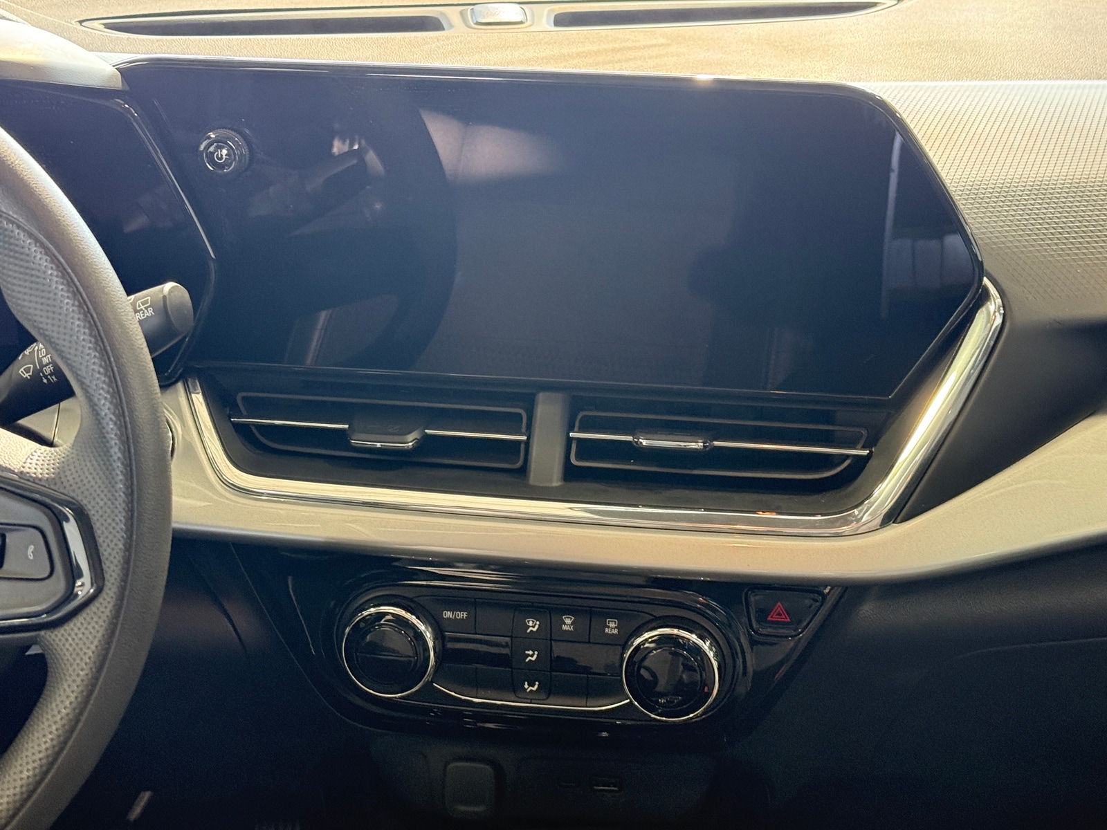 Thumbnail: 2025 Chevrolet Trax - 4