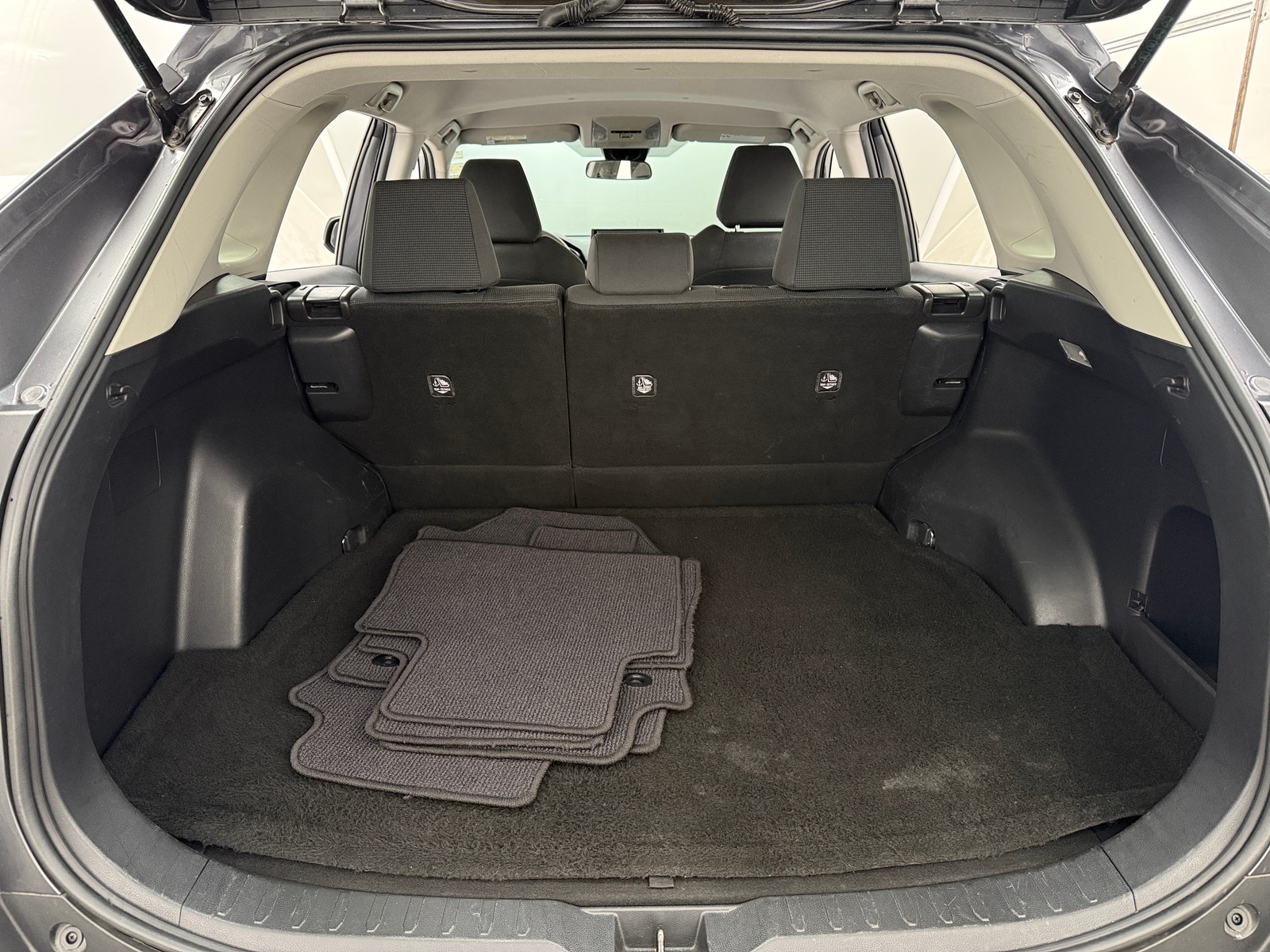 Thumbnail: 2020 Toyota RAV4 - 7