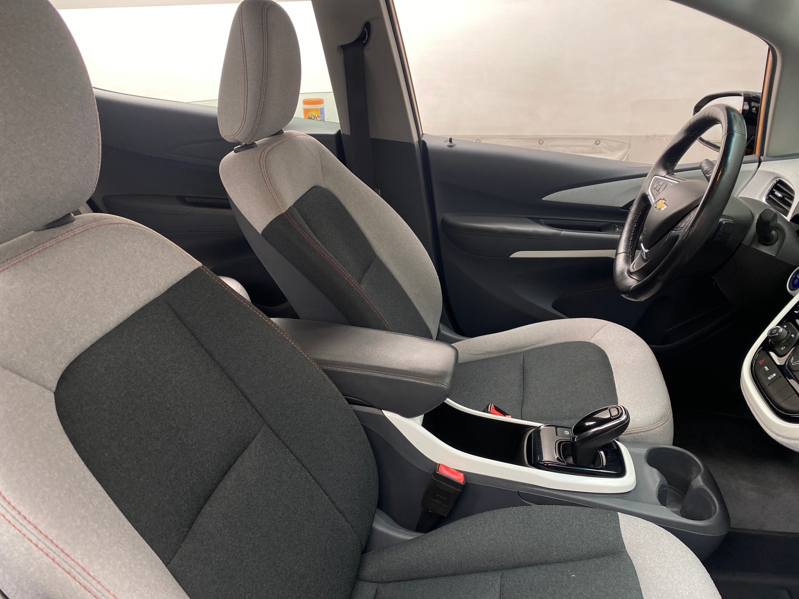 Thumbnail: 2017 Chevrolet Bolt EV - 2