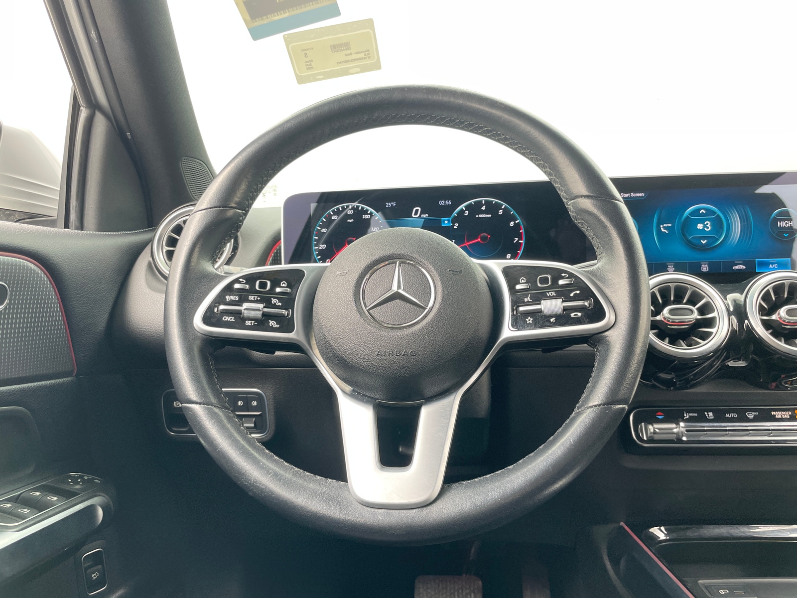 Thumbnail: 2020 Mercedes-Benz GLB - 4