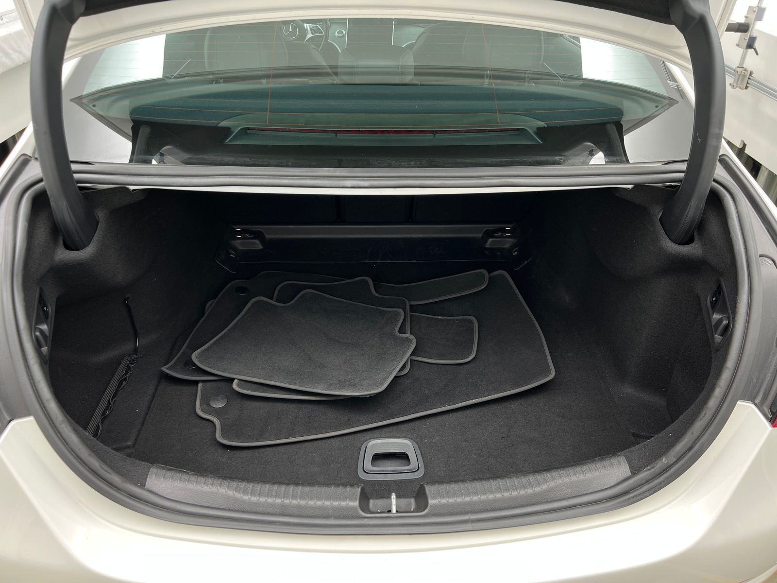 Thumbnail: 2024 Mercedes-Benz C-Class - 6