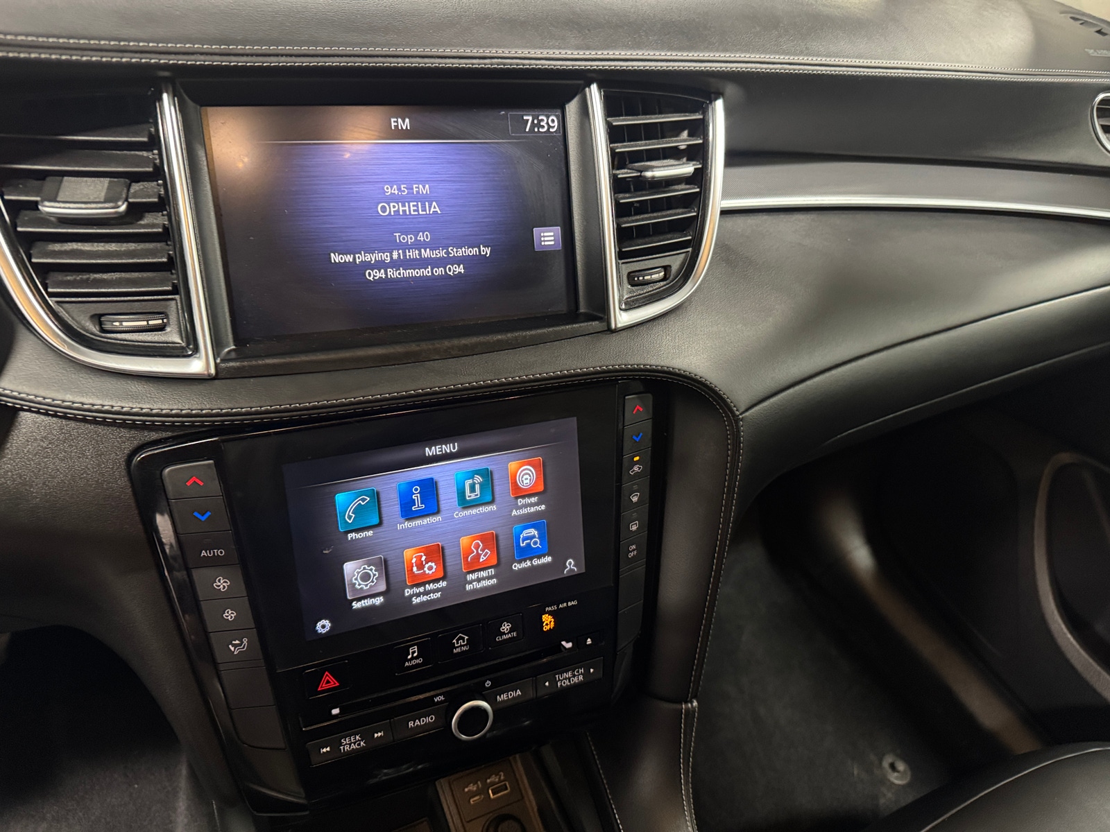 Thumbnail: 2020 INFINITI QX50 - 3