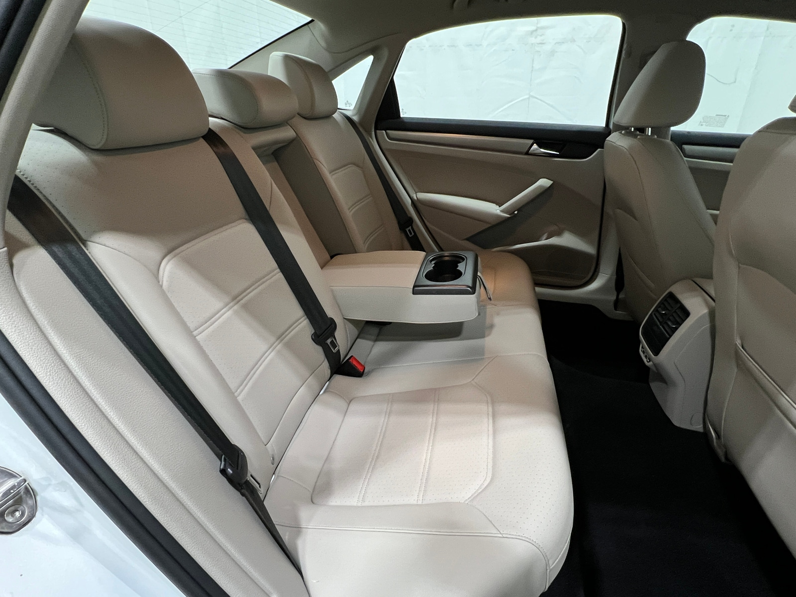 Thumbnail: 2021 Volkswagen Passat - 5